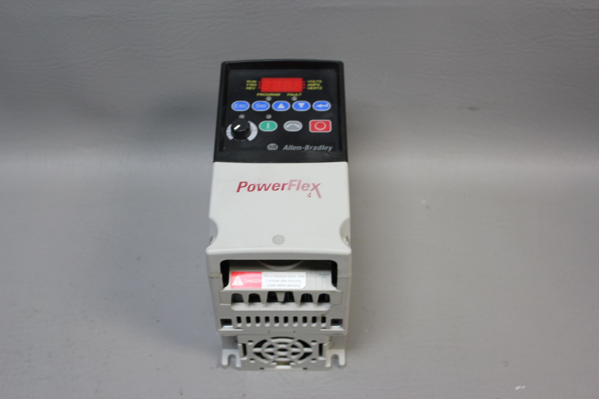 ALLEN BRADLEY POWERFLEX 4 1HP AC DRIVE