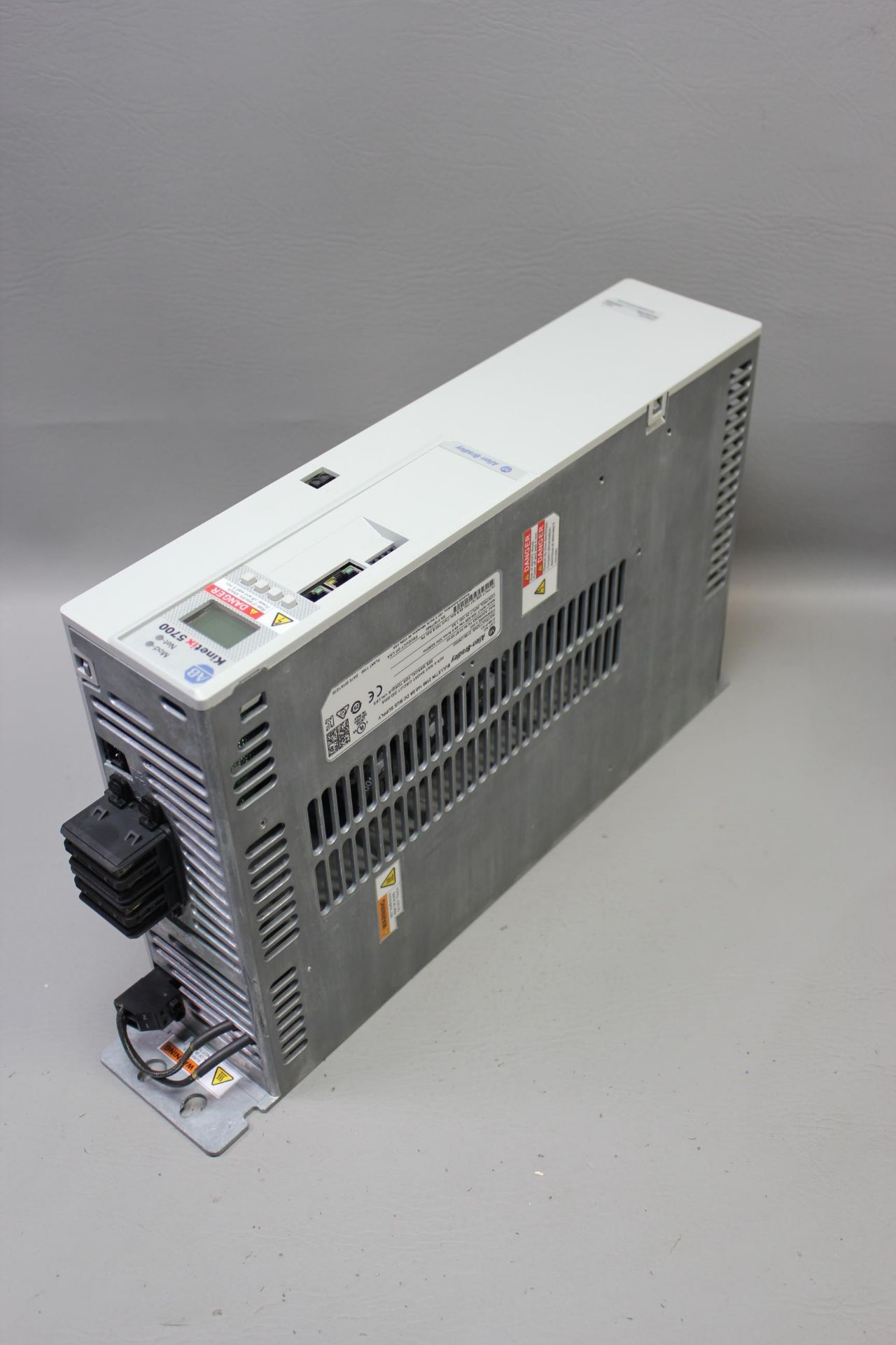 ALLEN BRADLEY KINETIX 5700 DC BUS POWER SUPPLY - Image 2 of 10