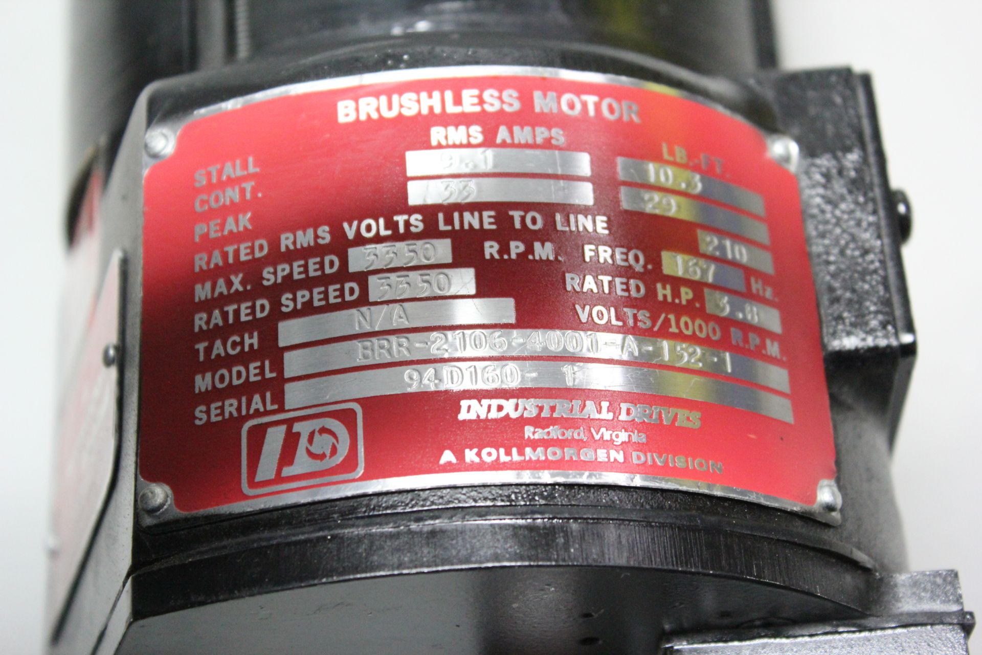 UNUSED KOLLMORGEN/INDUSTRIAL DRIVES BRUSHLESS SERVO MOTOR - Image 4 of 5