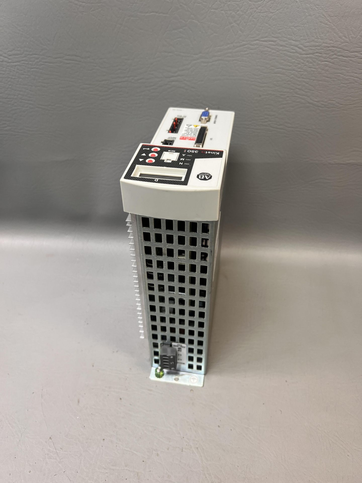 ALLEN BRADLEY KINETIX 350 SERVO DRIVE - Image 4 of 5