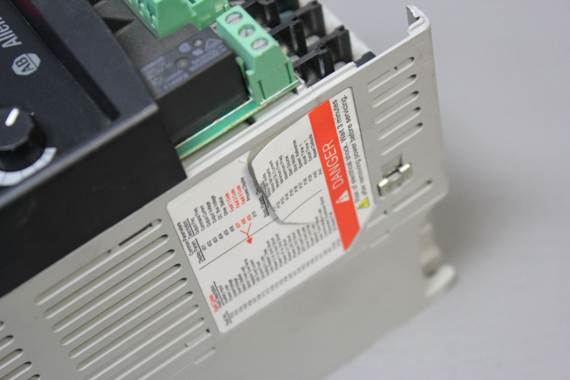 ALLEN BRADLEY POWERFLEX 4 1HP AC DRIVE - Image 3 of 3