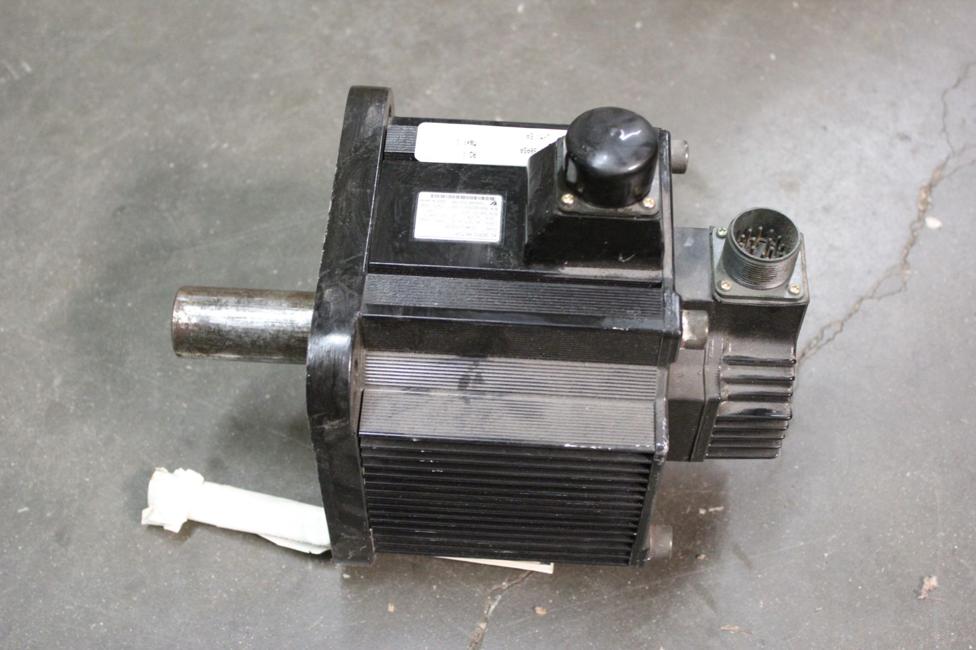 UNUSED YASKAWA AC SERVO MOTOR