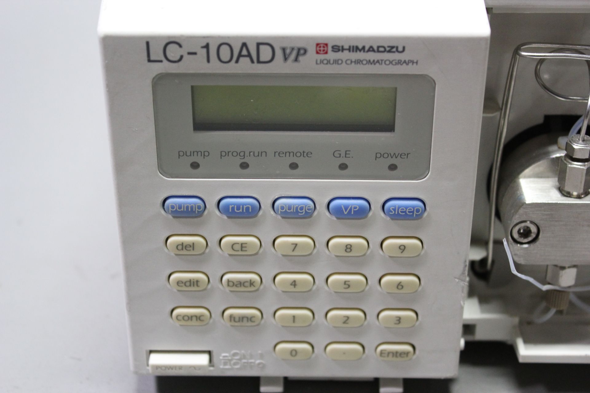 SHIMADZU LIQUID CHROMATOGRAPH - Image 2 of 6