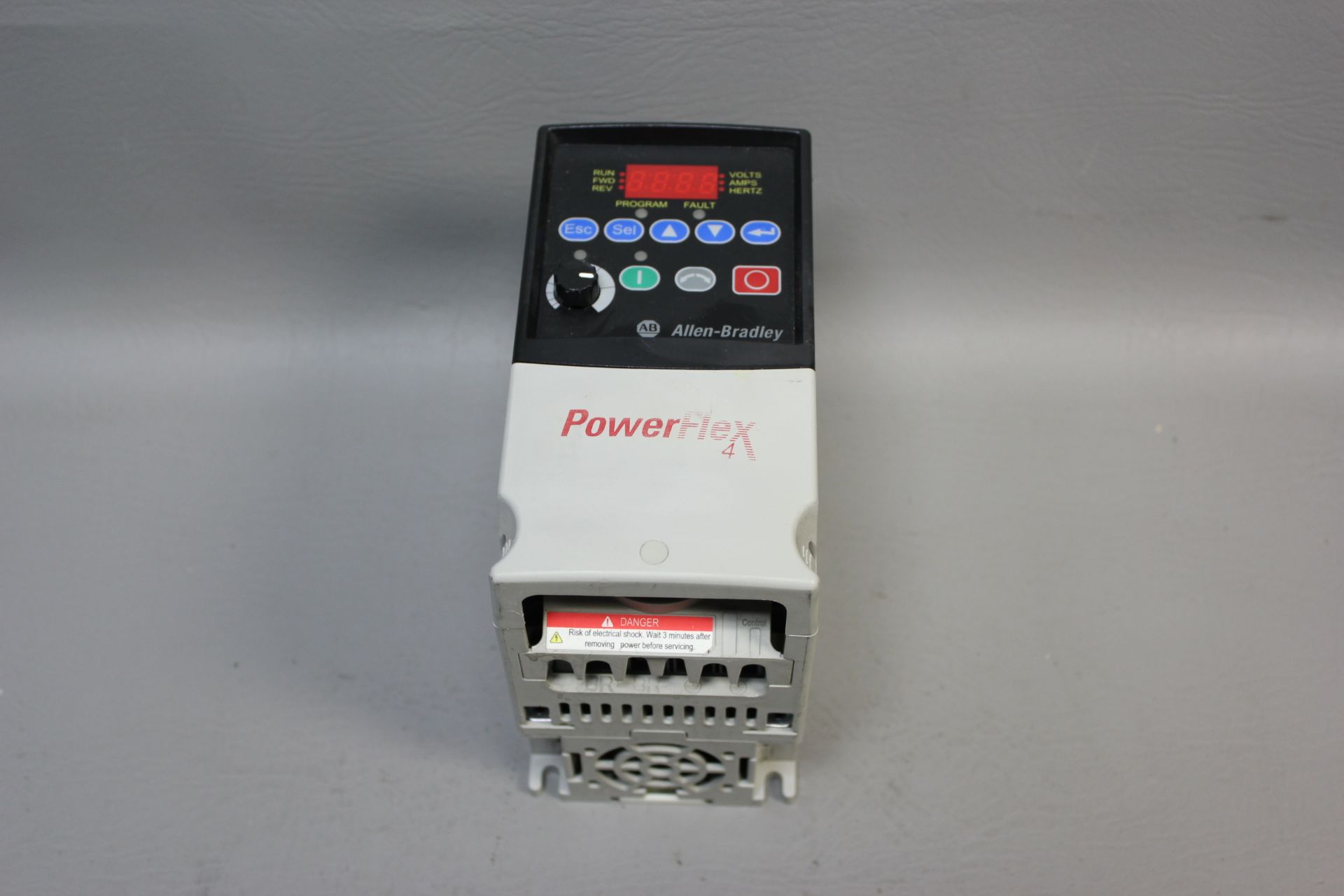 ALLEN BRADLEY POWERFLEX 4 1HP AC DRIVE