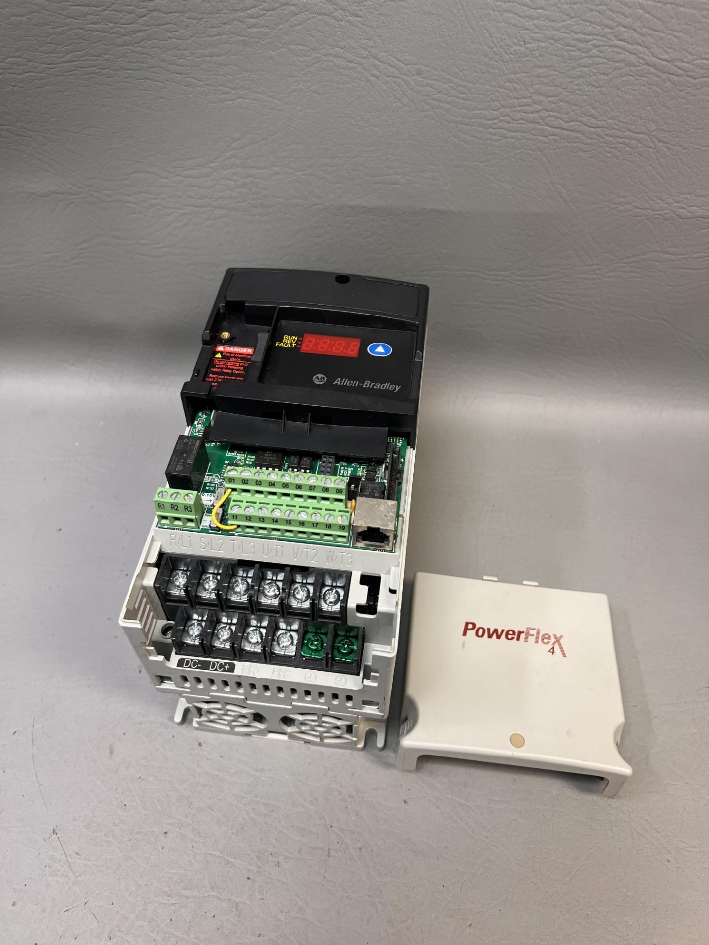 ALLEN BRADLEY POWERFLEX 4 AC DRIVE 5HP - Image 2 of 3