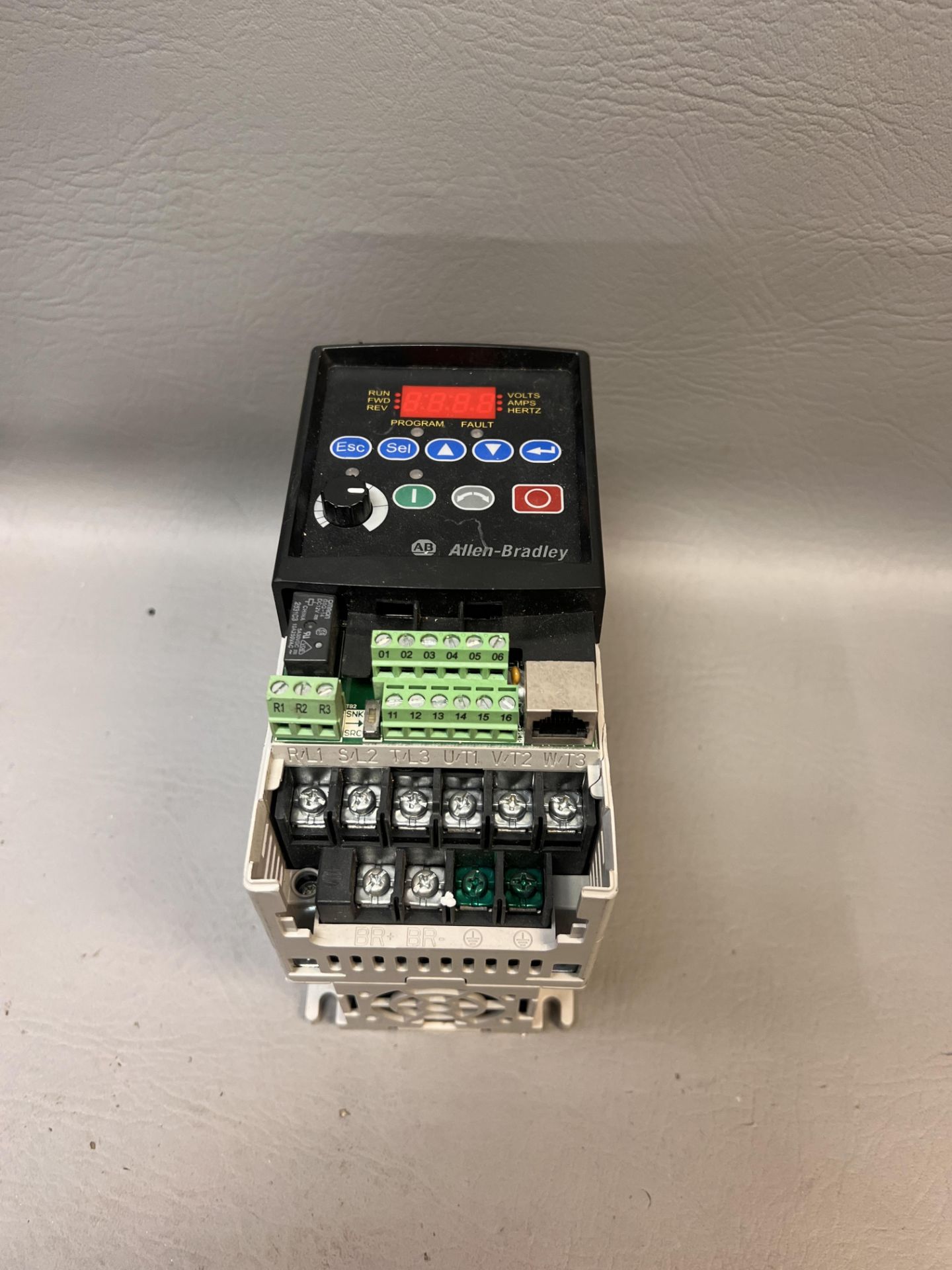 ALLEN BRADLEY POWERFLEX 4 AC DRIVE 1HP