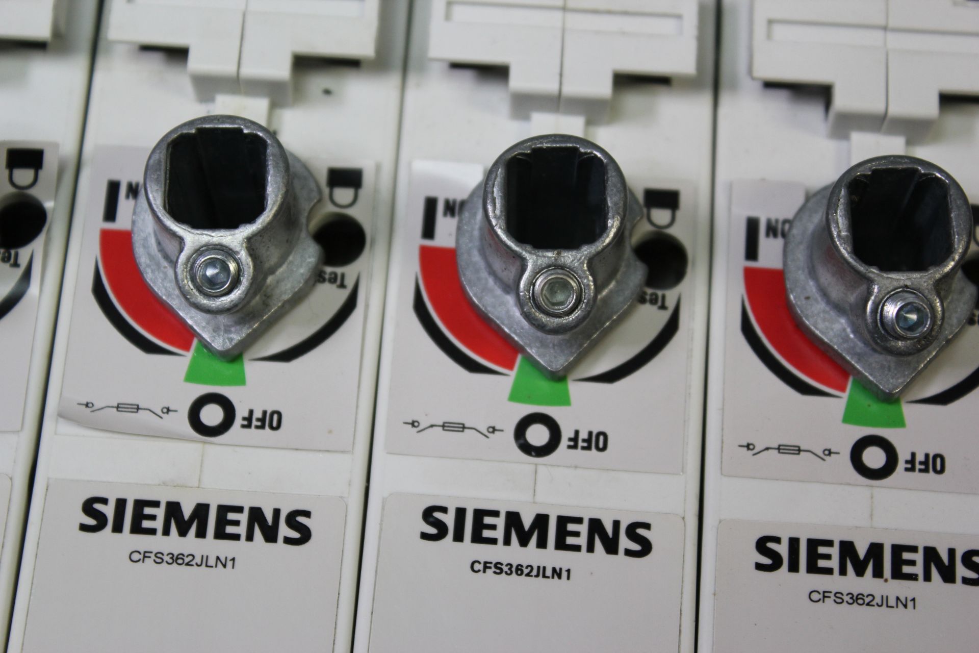 LOT OF 5 SIEMENS DISCONNECT SWITCHES - Image 2 of 3