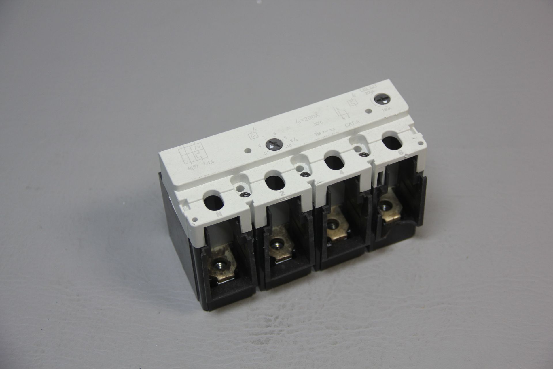 SIEMENS 200A CIRCUIT BREAKER OVERCURRENT RELEASE UNIT