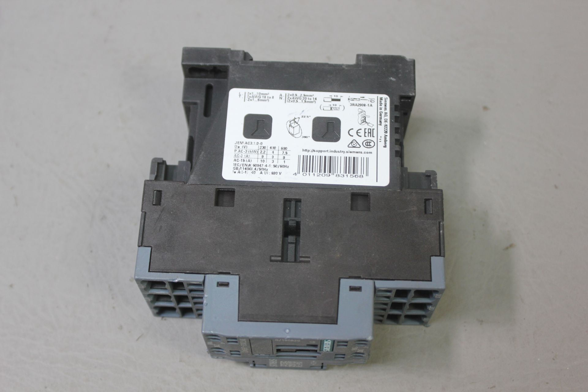 SIEMENS CONTACTOR WITH AUX CONTACT - Image 4 of 4