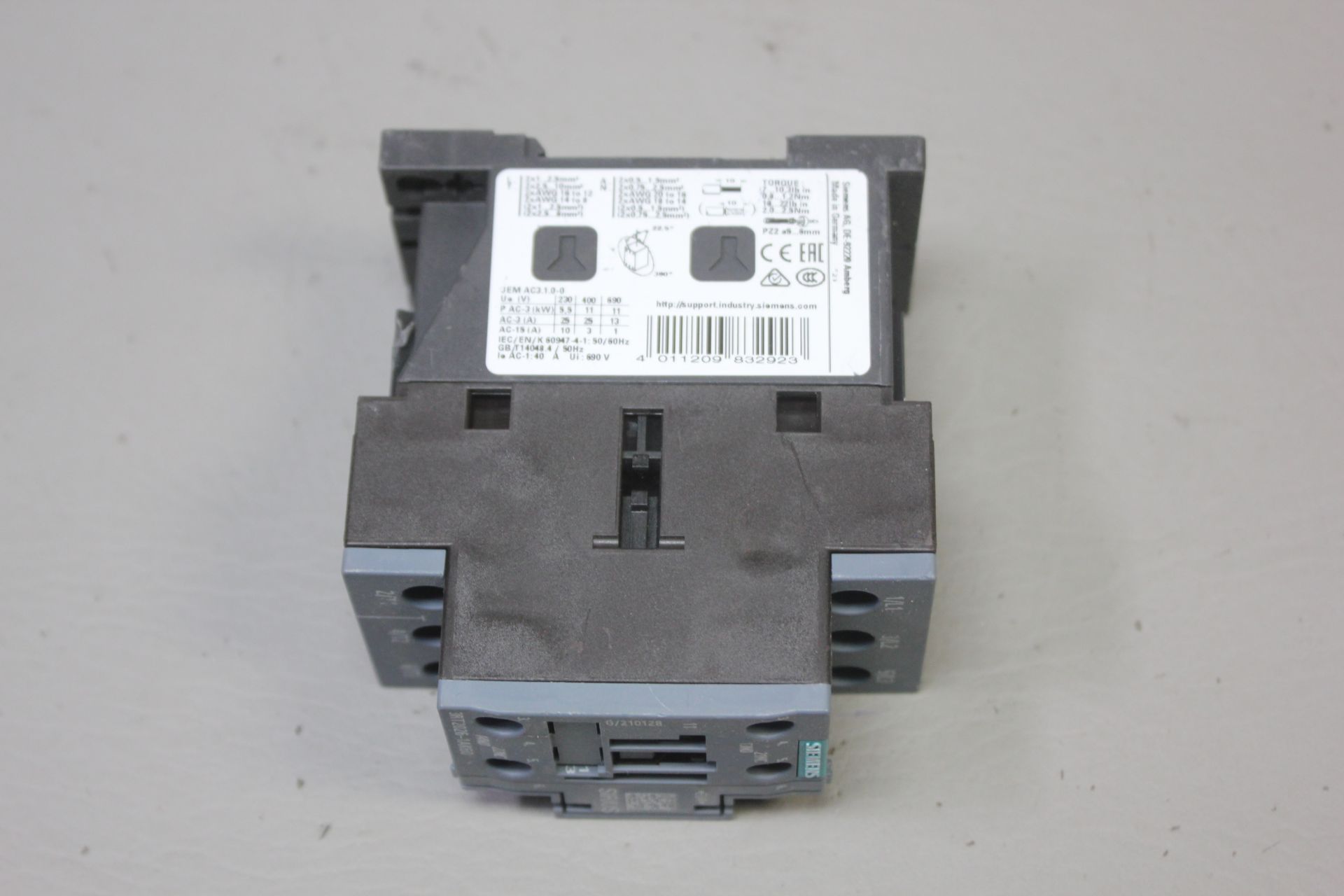 SIEMENS CONTACTOR WITH AUX CONTACT - Image 3 of 3