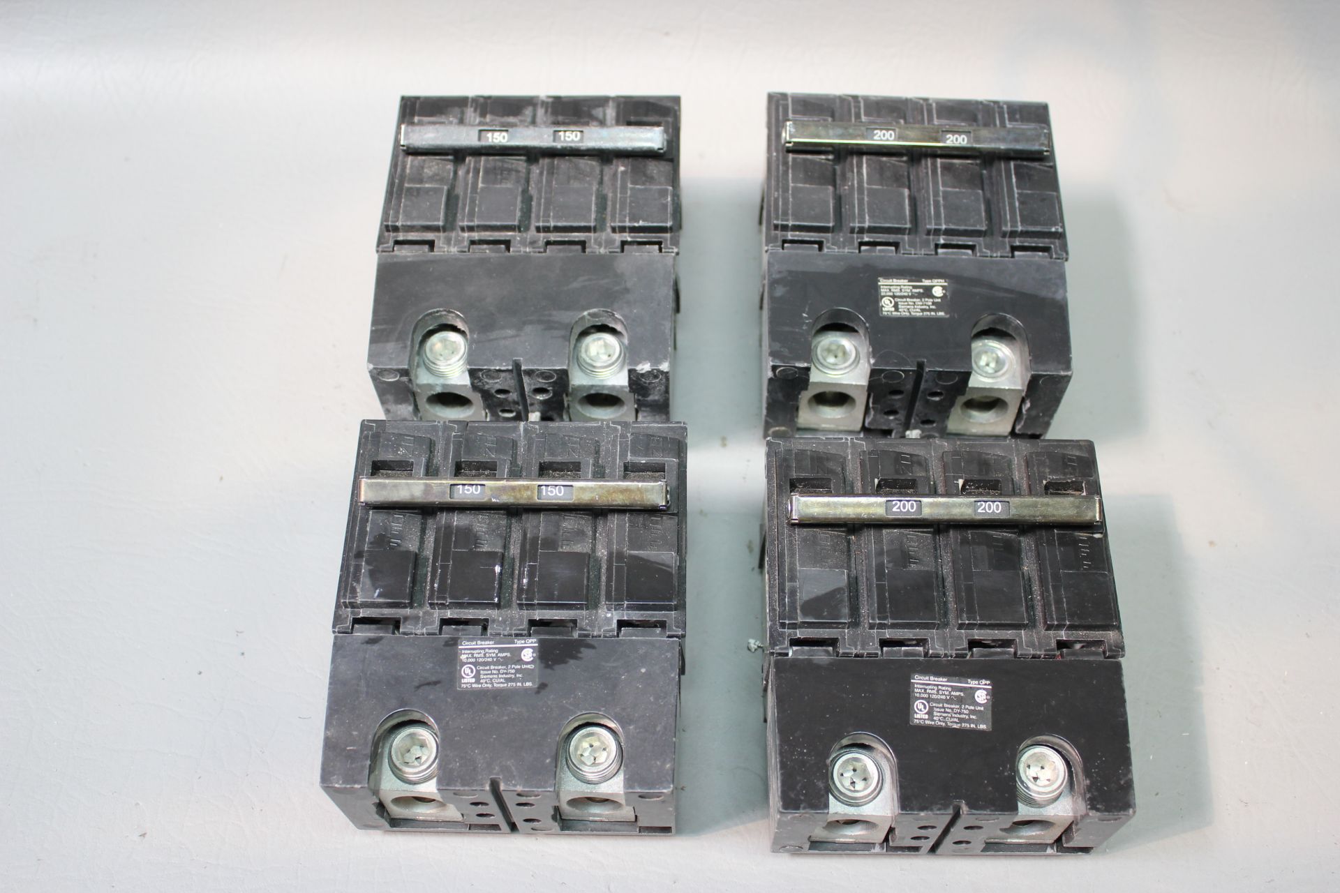 LOT OF 4 SIEMENS 150/200A CIRCUIT BREAKERS