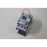 SIEMENS CONTACTOR WITH AUX CONTACT