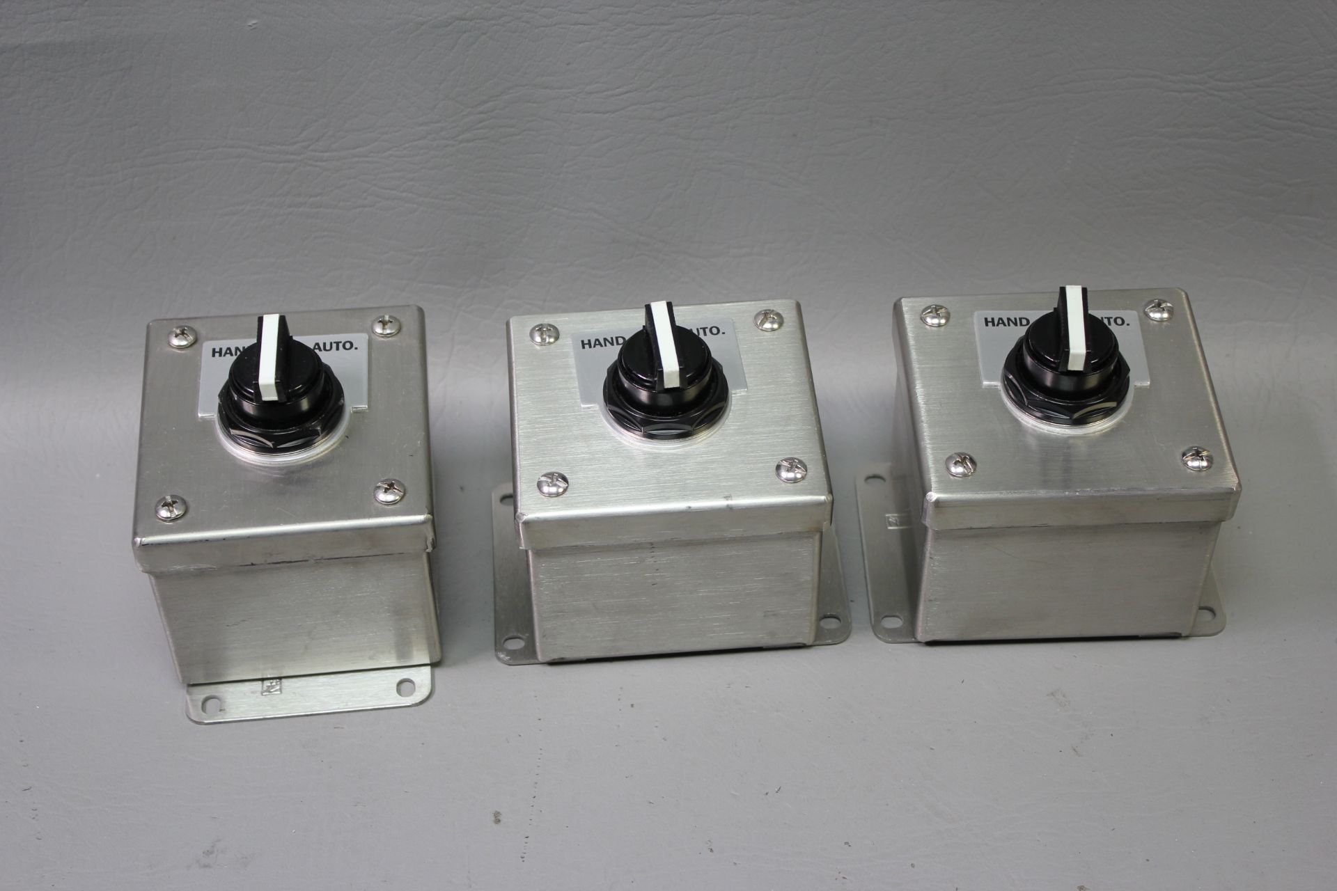 LOT OF 3 SIEMENS SELECTOR SWITCHES IN ENCLOSURES