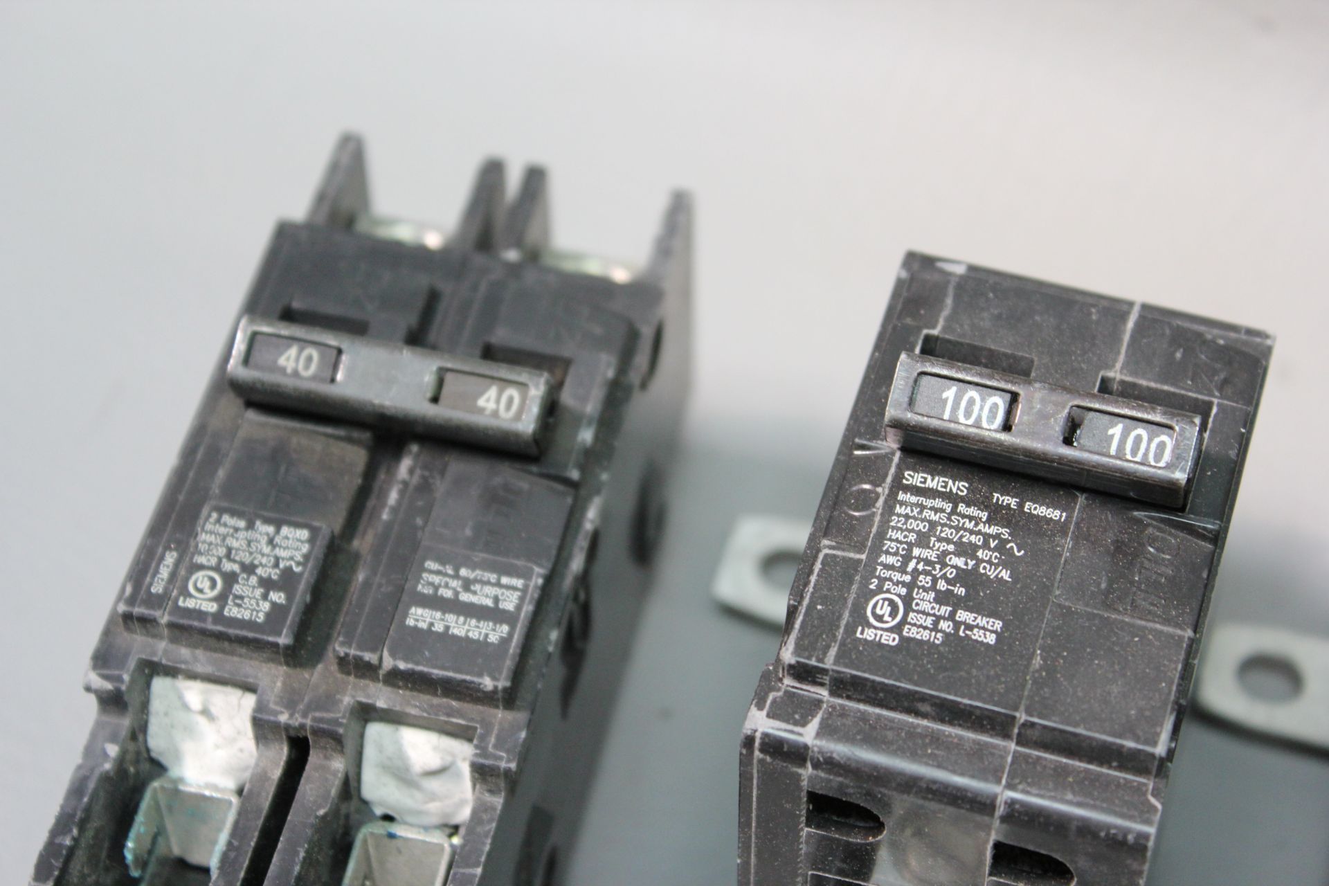 LOT OF 5 SIEMENS CIRCUIT BREAKERS - Image 2 of 6