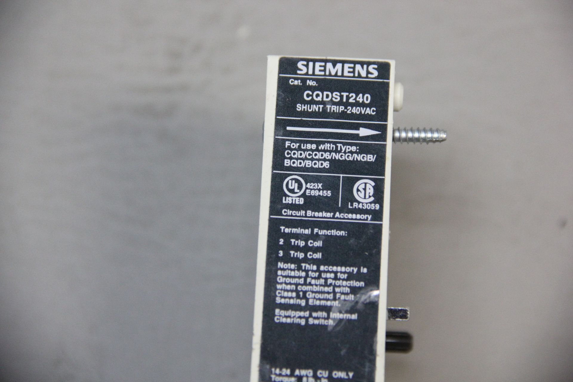 UNUSED SIEMENS CIRCUIT BREAKER SHUNT-TRIP MODULE - Image 4 of 4