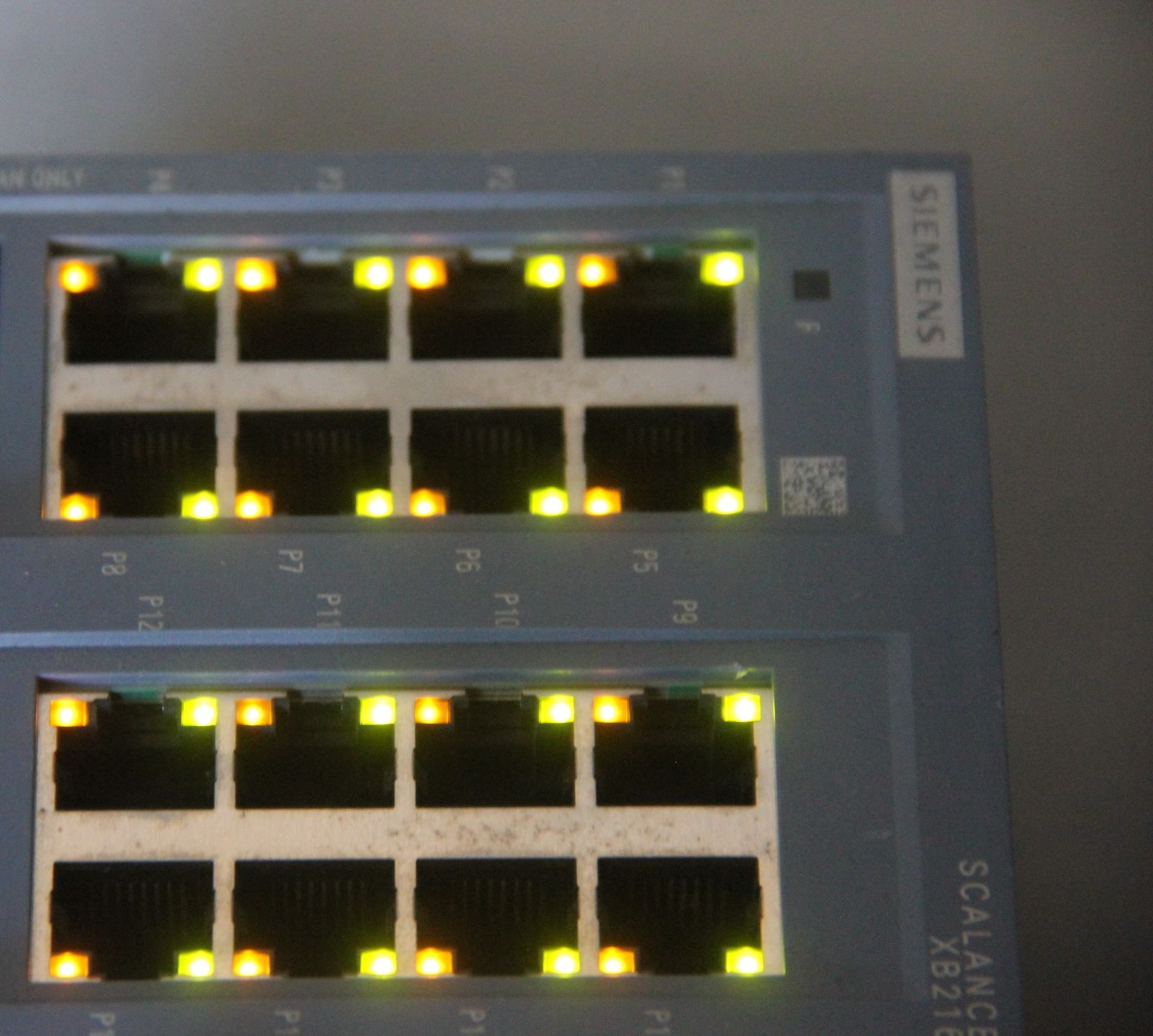 SIEMENS SCALANCE INDUSTRIAL ETHERNET SWITCH - Image 4 of 4