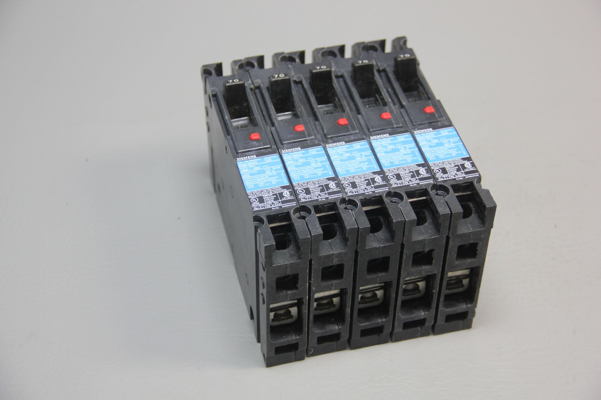 5 UNUSED SIEMENS 70A CIRCUIT BREAKERS