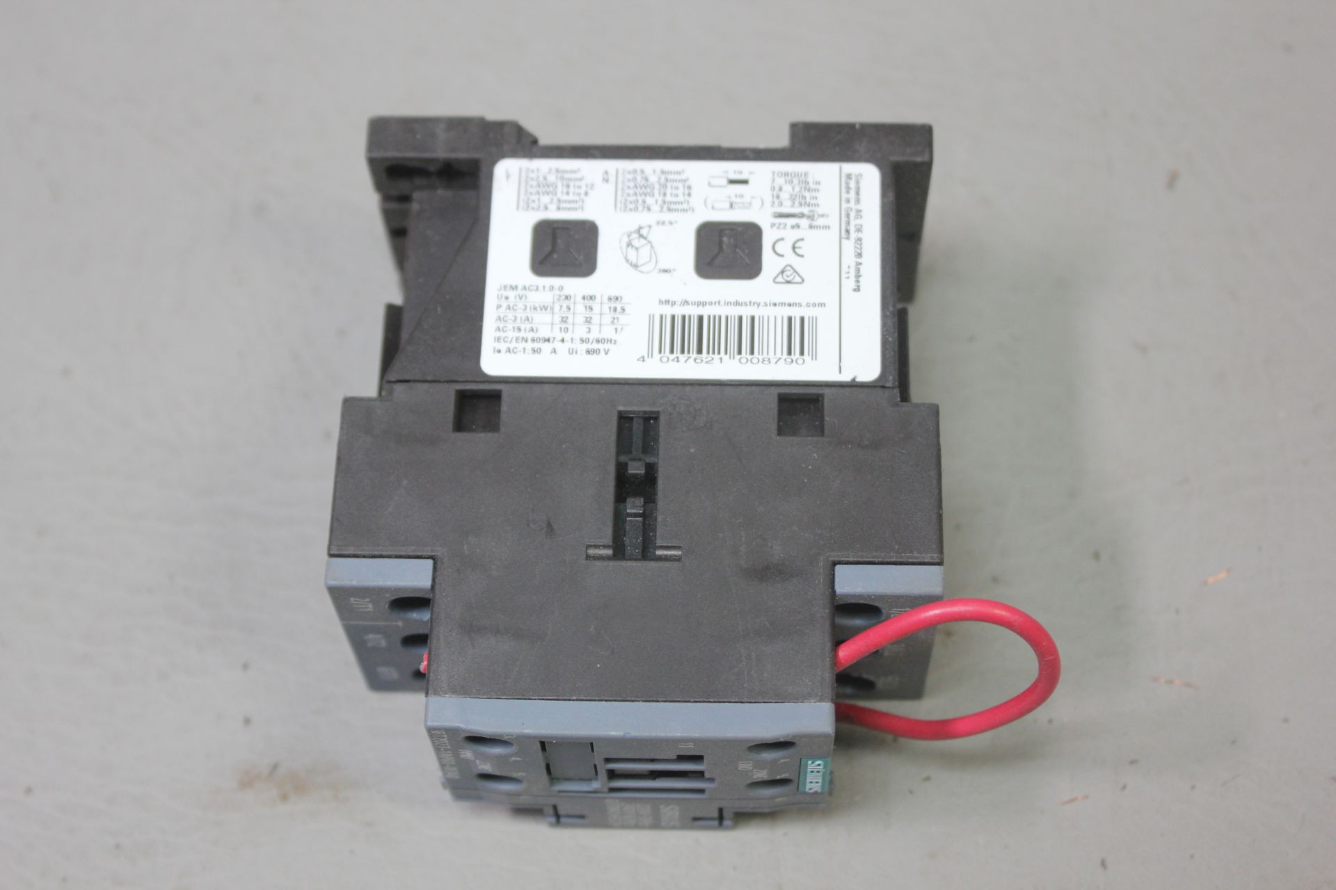 SIEMENS CONTACTOR WITH AUX CONTACT - Image 4 of 4