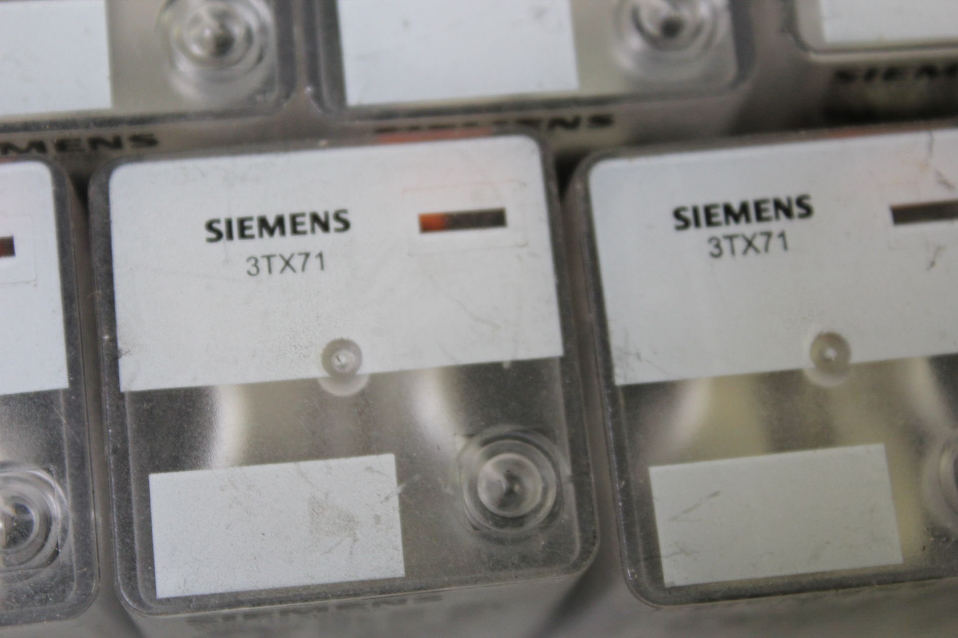 LOT OF 46 SIEMENS RELAYS - Image 2 of 3