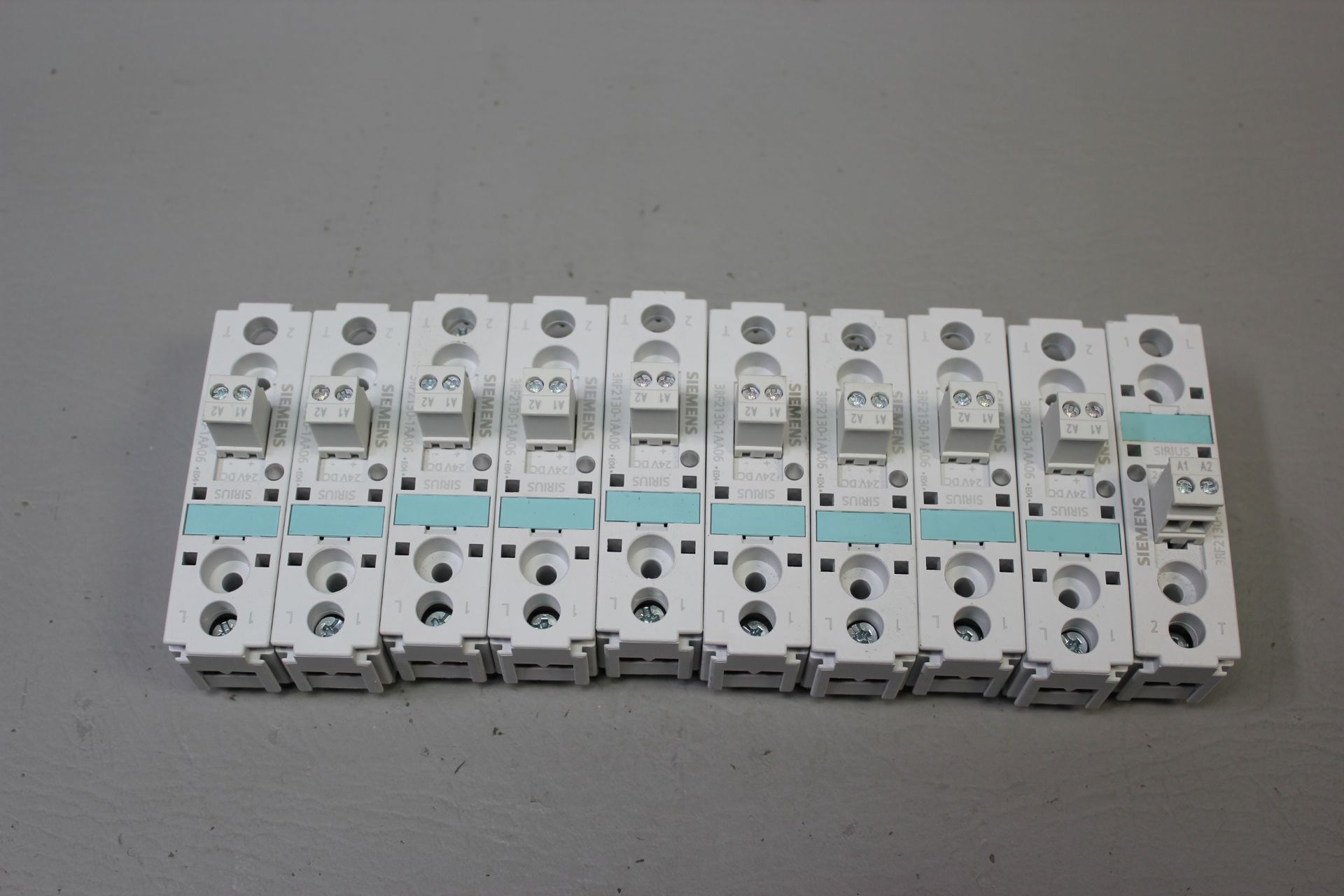 LOT OF 10 SIEMENS SEMICONDUCTOR RELAYS