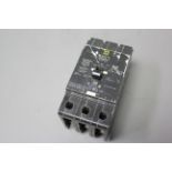 SQUARE D 15A CIRCUIT BREAKER