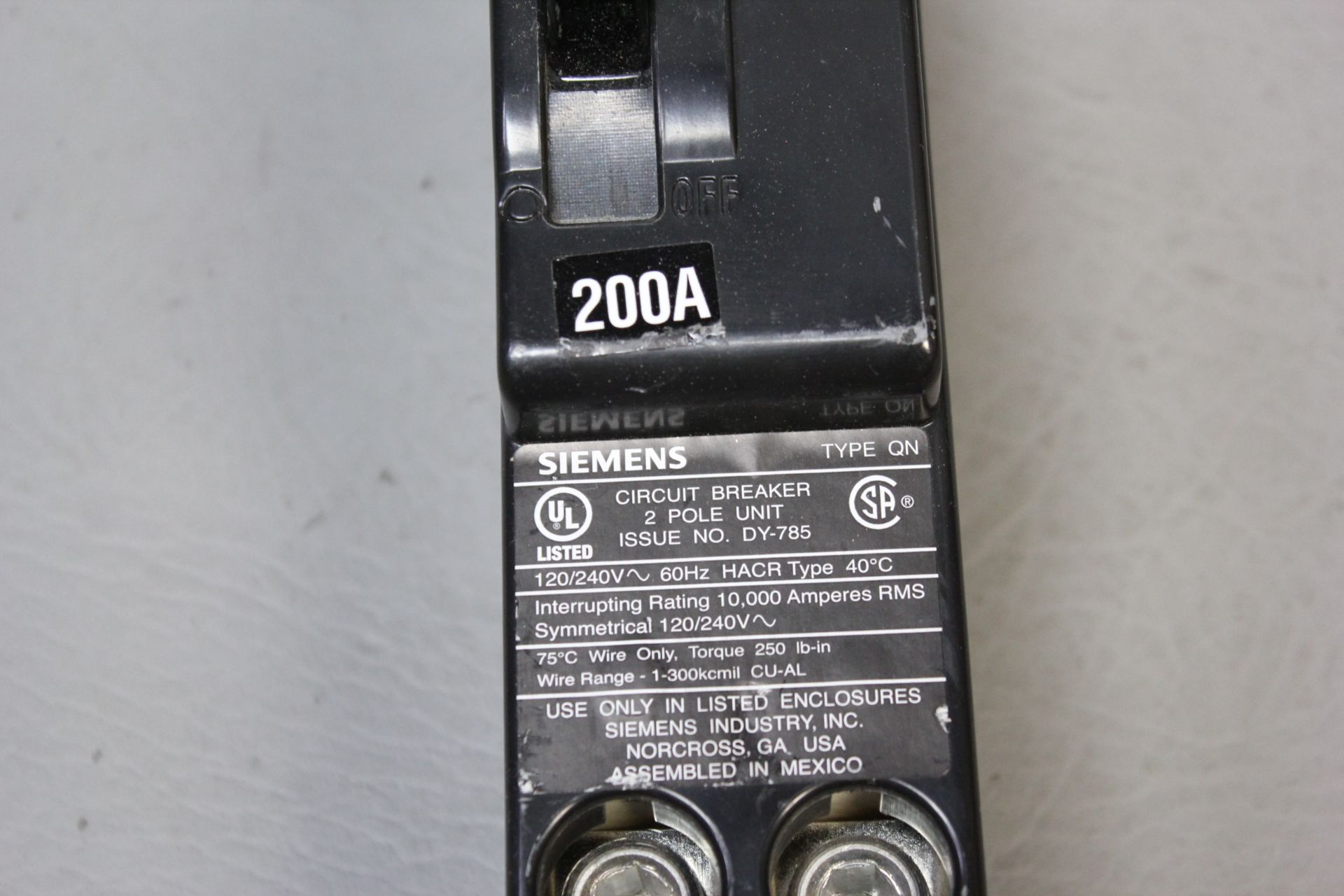 UNUSED SIEMENS 200A CIRCUIT BREAKER - Image 3 of 3