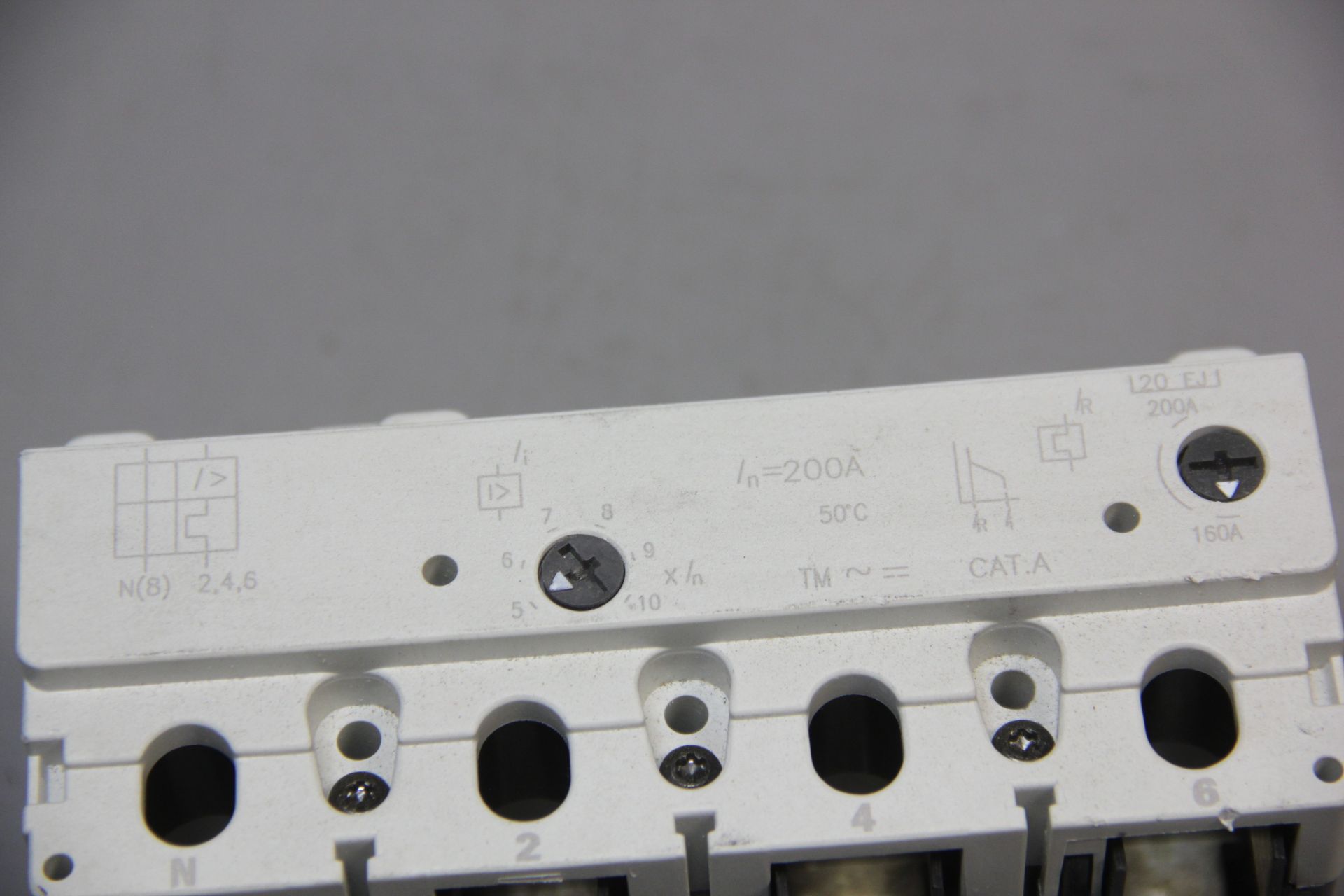 SIEMENS 200A CIRCUIT BREAKER OVERCURRENT RELEASE UNIT - Image 3 of 4