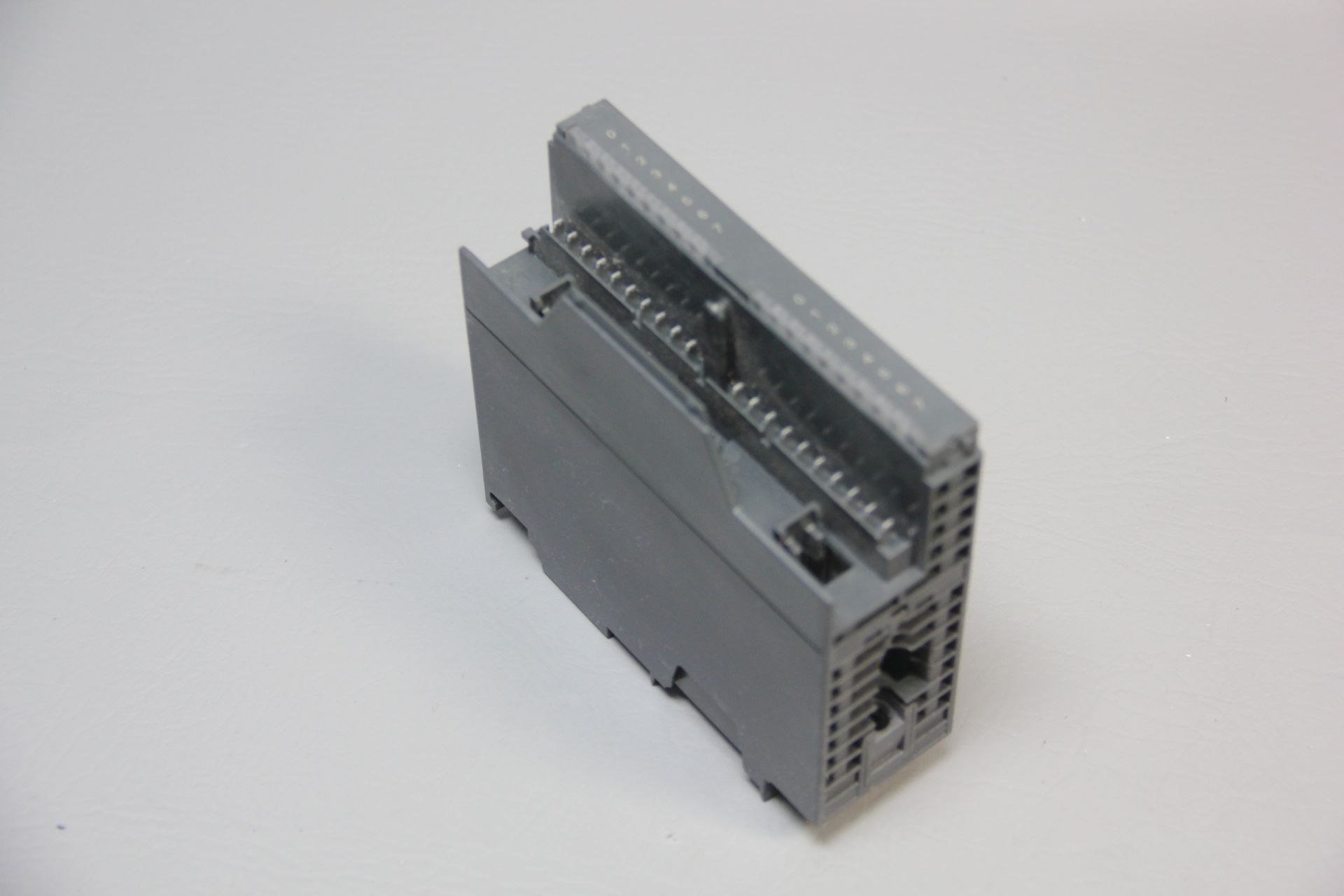 SIEMENS SIMATIC 27 PLC MODULE