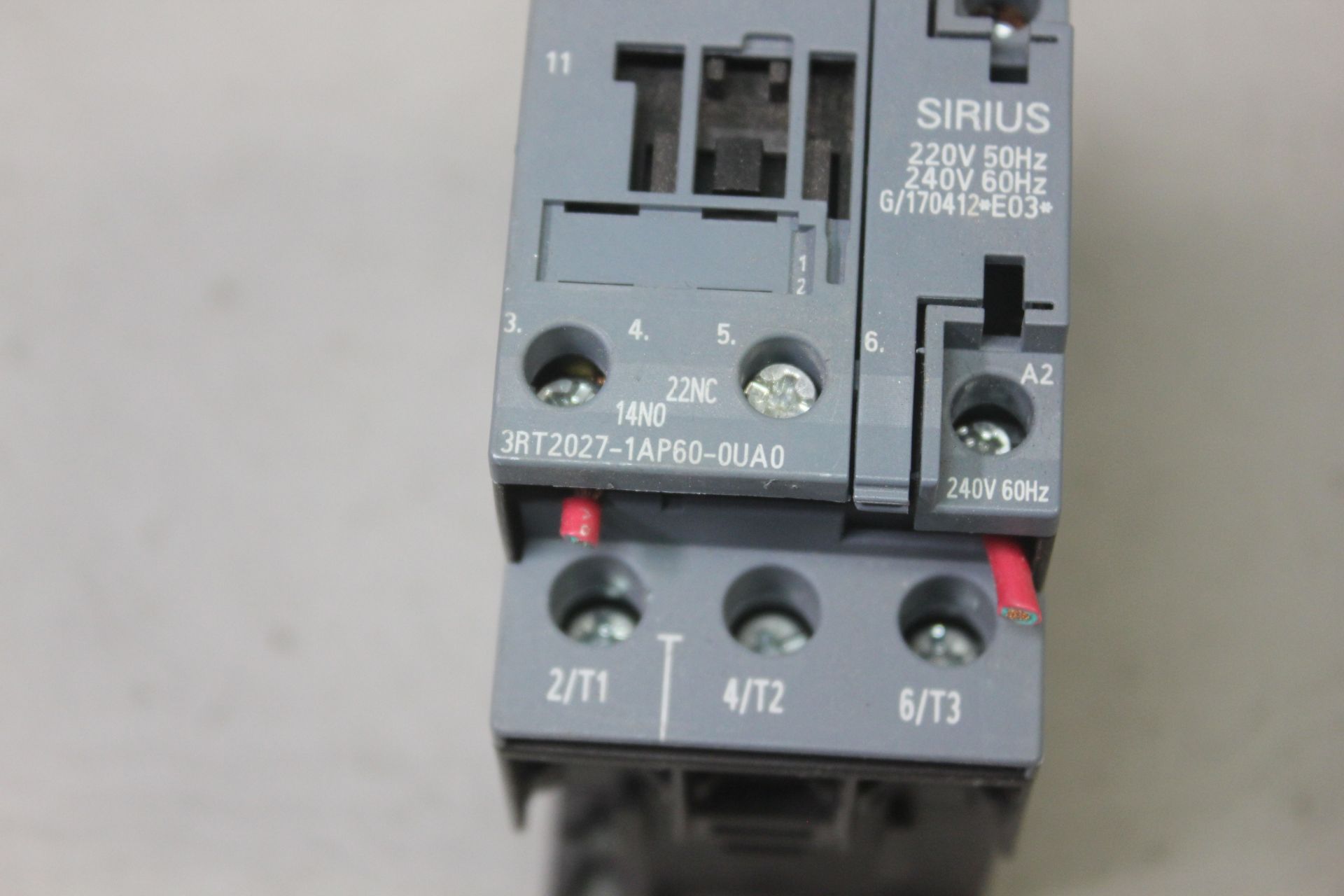 SIEMENS CONTACTOR WITH AUX CONTACT - Image 2 of 4