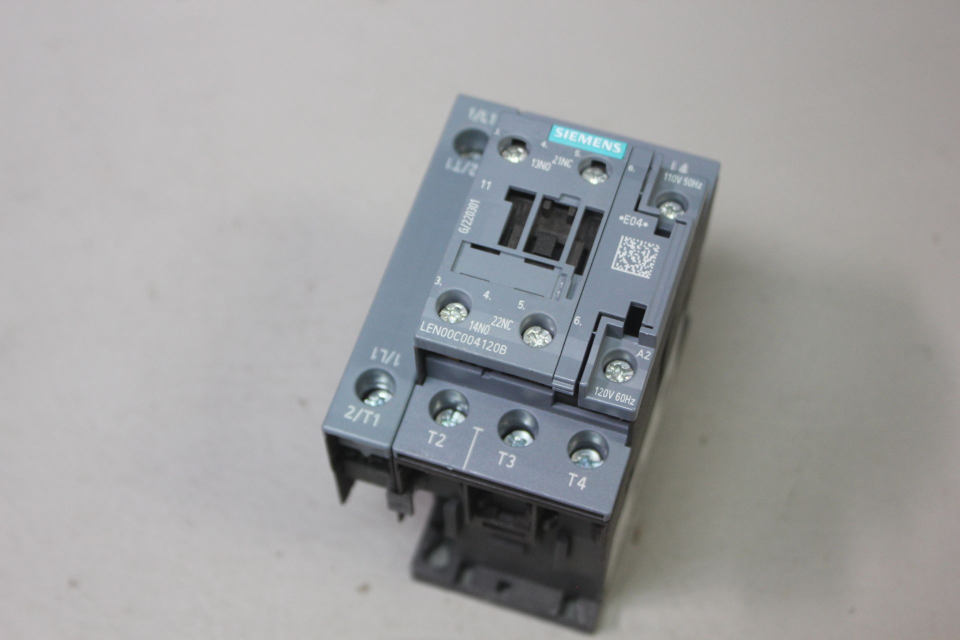 SIEMENS LIGHTING CONTACTOR