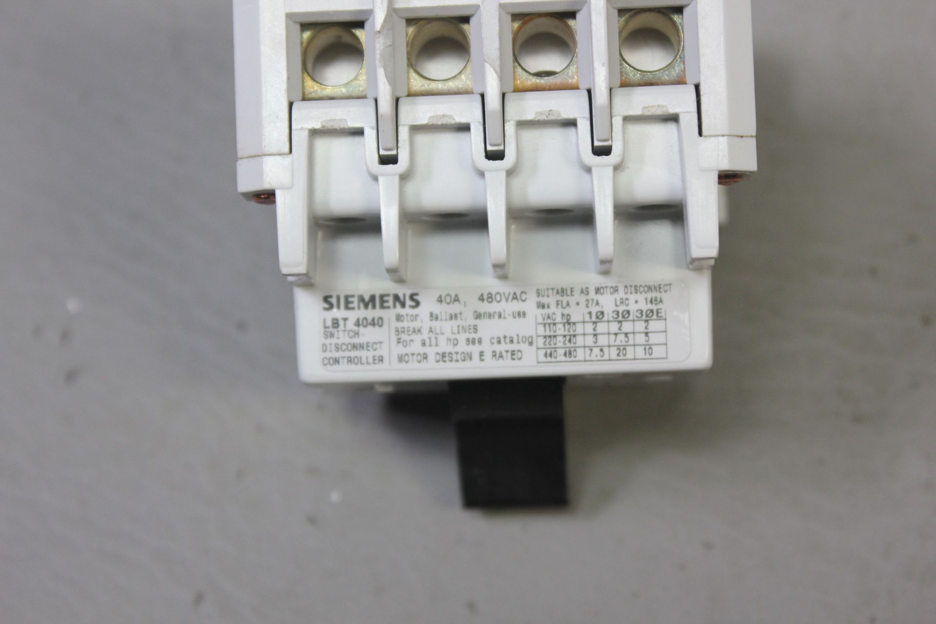 LOT OF 5 UNUSED SIEMENS DOOR MOUNTED DISCONNETS - Image 3 of 5