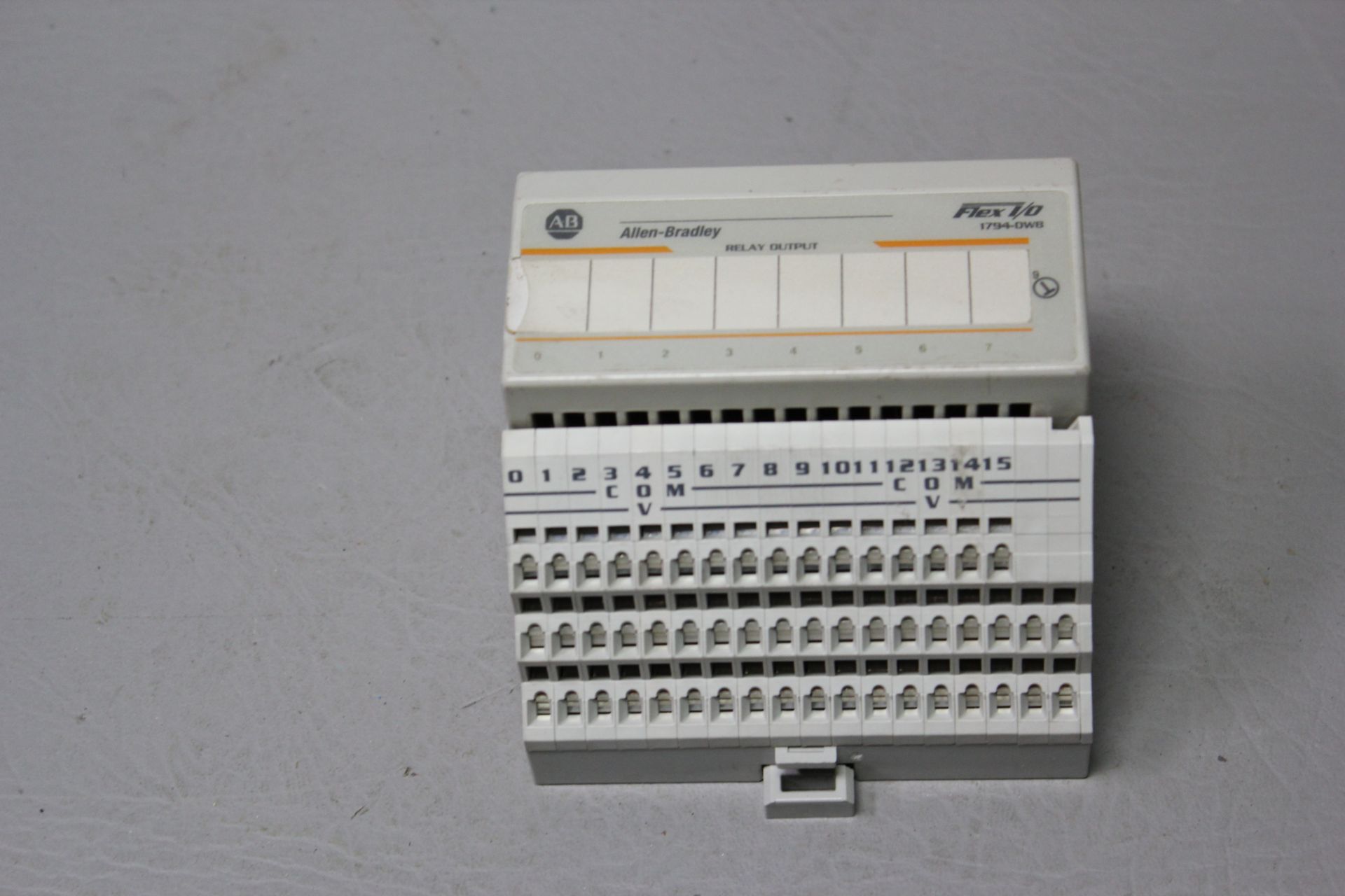 ALLEN BRADLEY FELX I/O MODULE WITH BASE