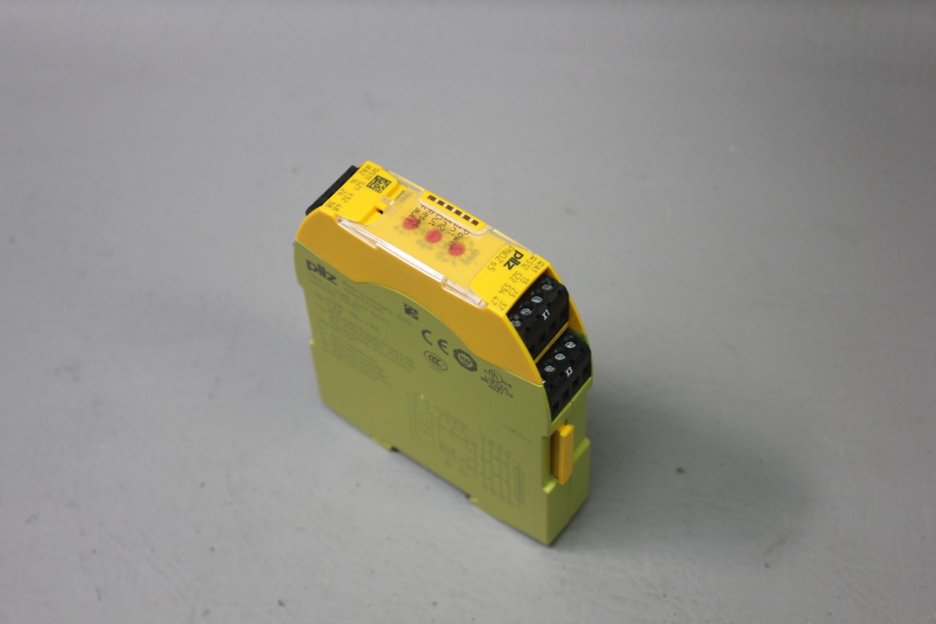 PILZ PNOZ TIME MONITORING SAFETY RELAY - Image 2 of 4