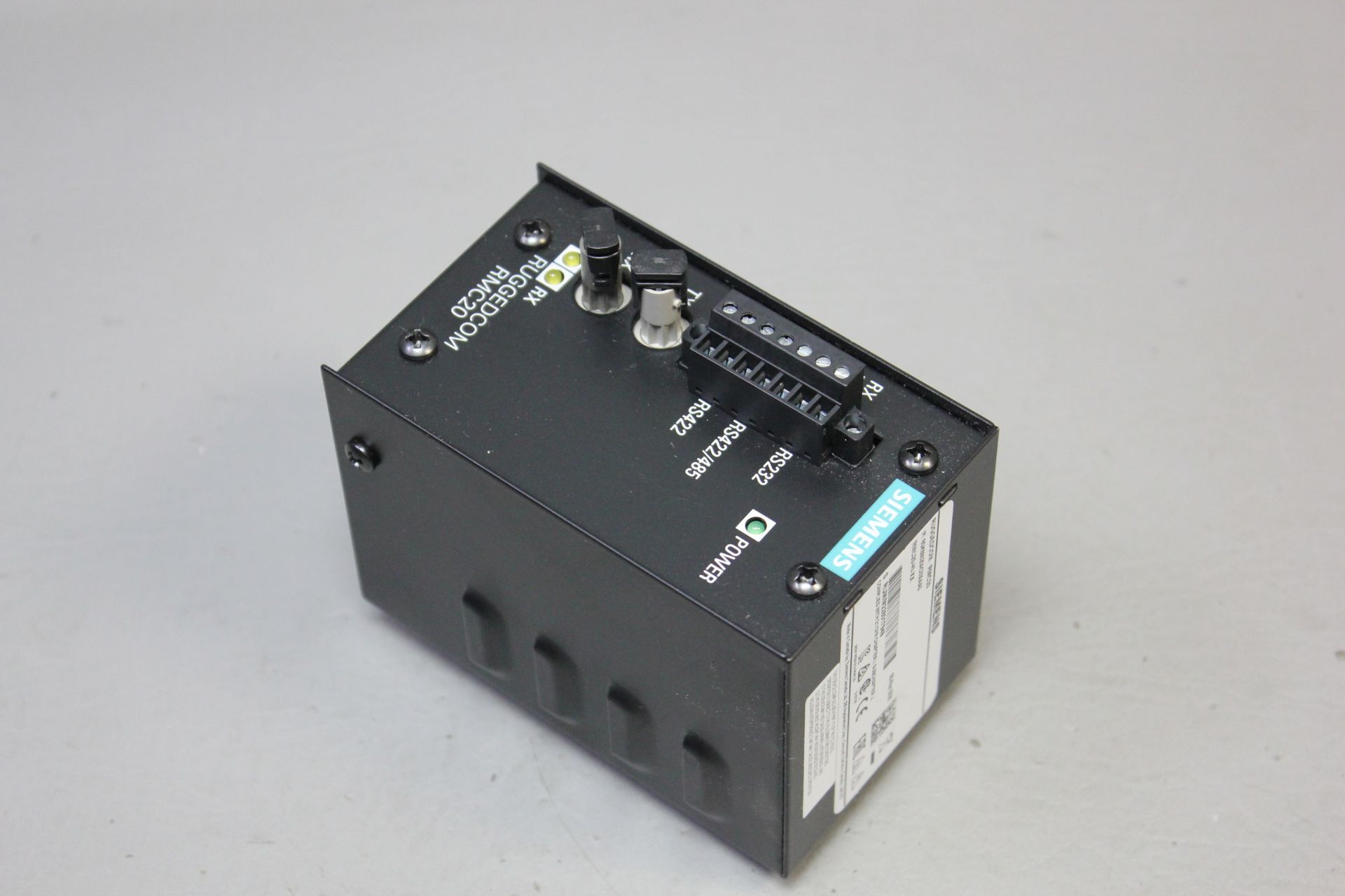 UNUSED SIEMENS RUGGEDCOM RMC20 MEDIA CONVERTER - Image 2 of 4