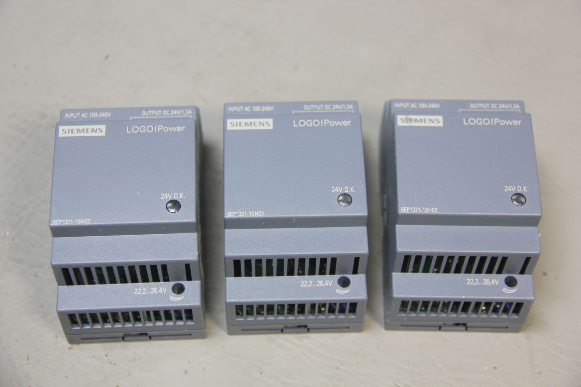 3 UNUSED SIEMENS LOGO! POWER SUPPLIES