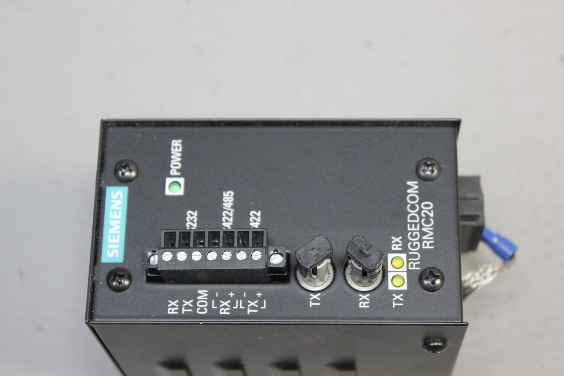 UNUSED SIEMENS RUGGEDCOM RMC20 MEDIA CONVERTER - Image 3 of 4