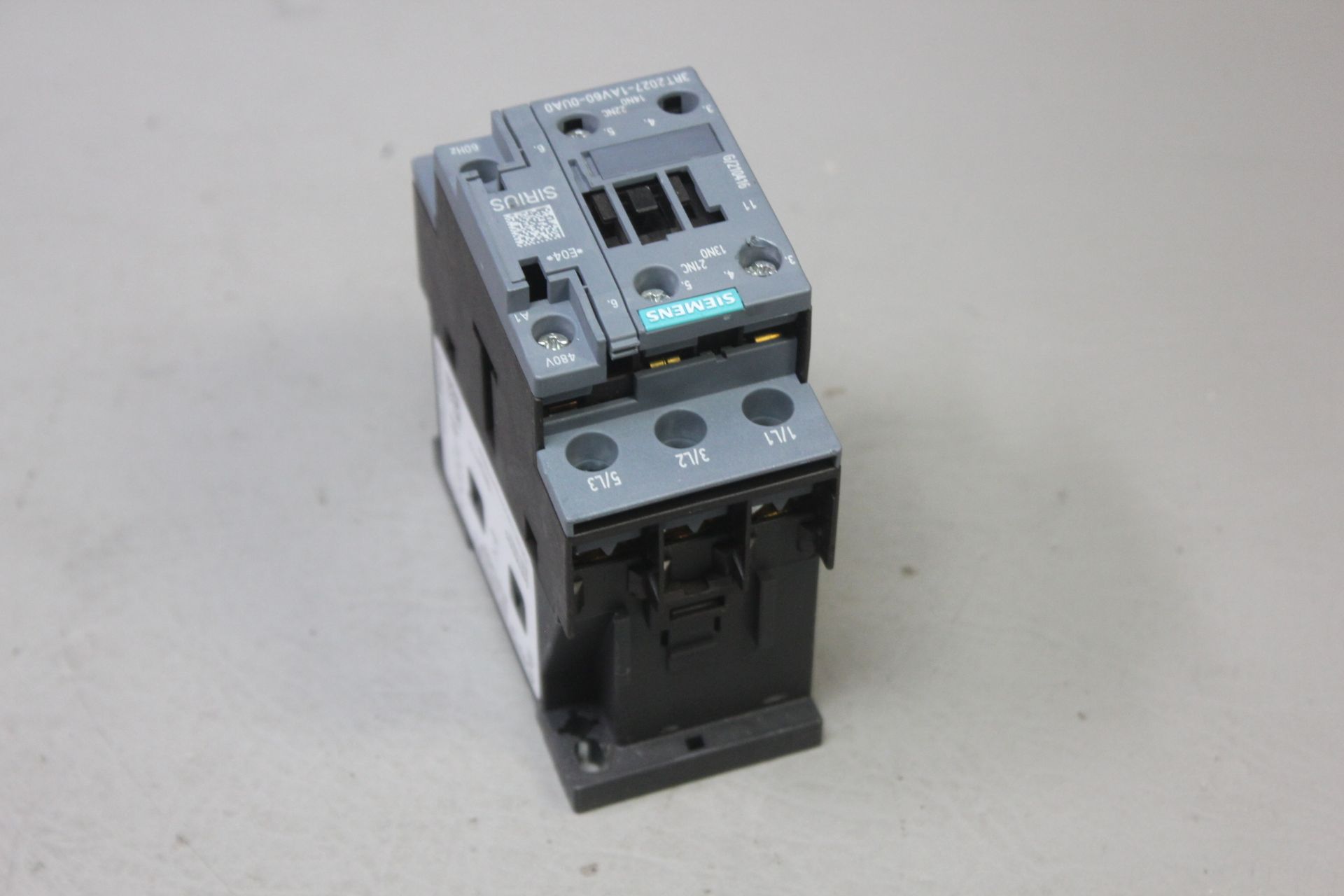 SIEMENS CONTACTOR WITH AUX CONTACT - Image 2 of 3