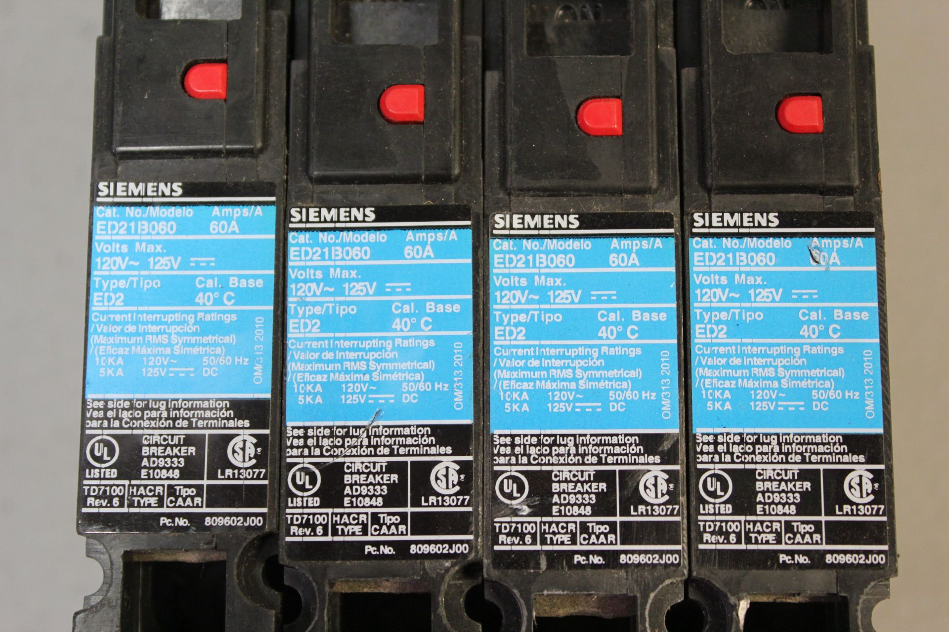 LOT OF 4 UNUSED SIEMENS 60A CIRCUIT BREAKERS - Image 4 of 4