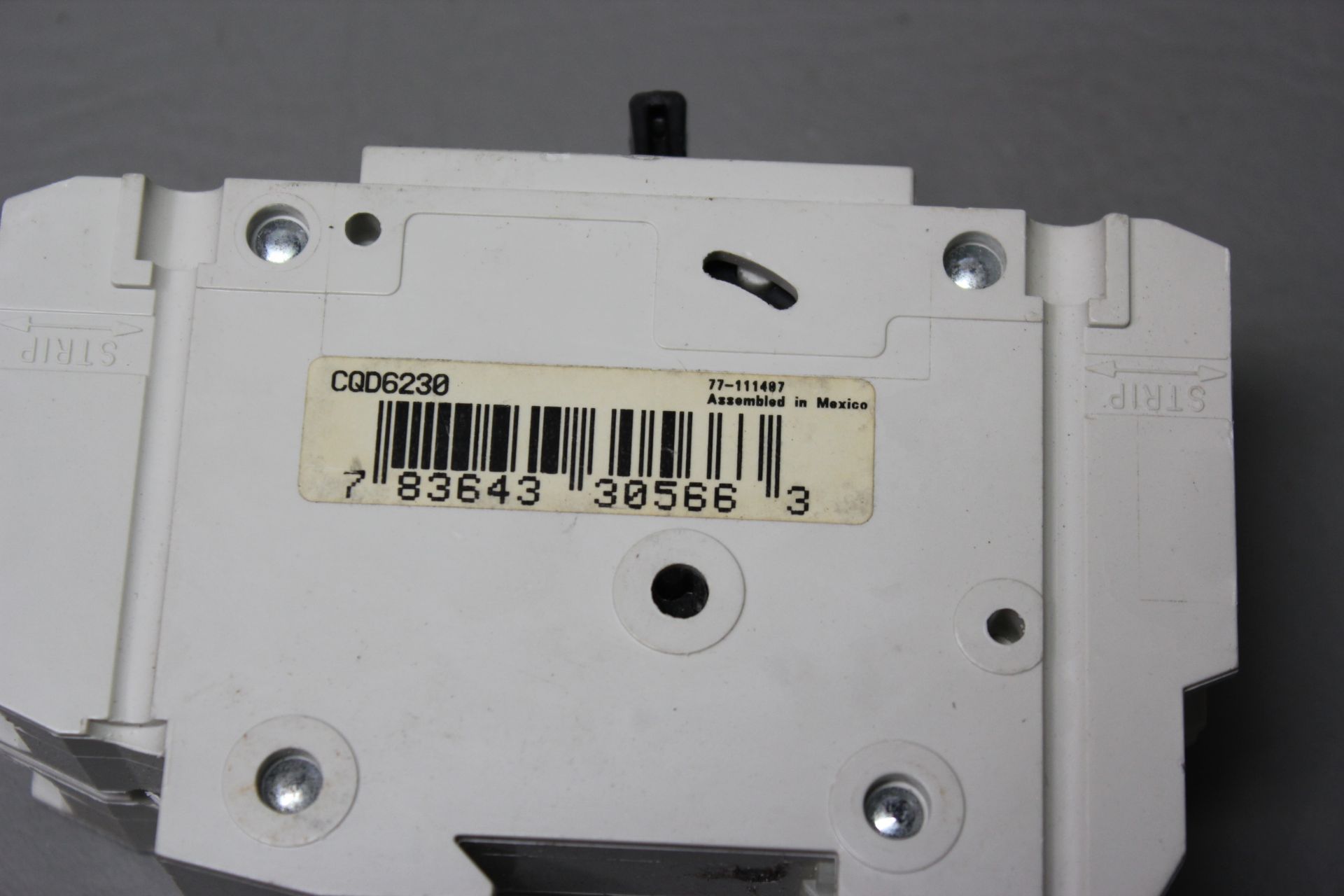 3 UNUSED SIEMENS 30A CIRCUIT BREAKERS - Image 5 of 5