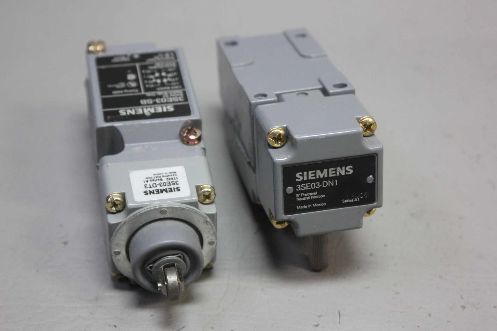 LOT OF 2 SIEMENS LIMIT SWITCHES - Image 2 of 4