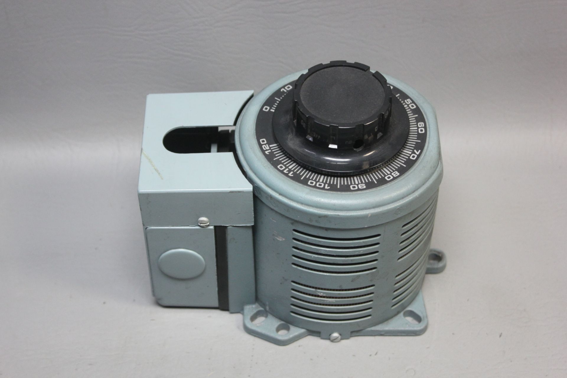 SUPERIOR ELECTRIC POWERSTAT VARIABLE TRANSFORMER