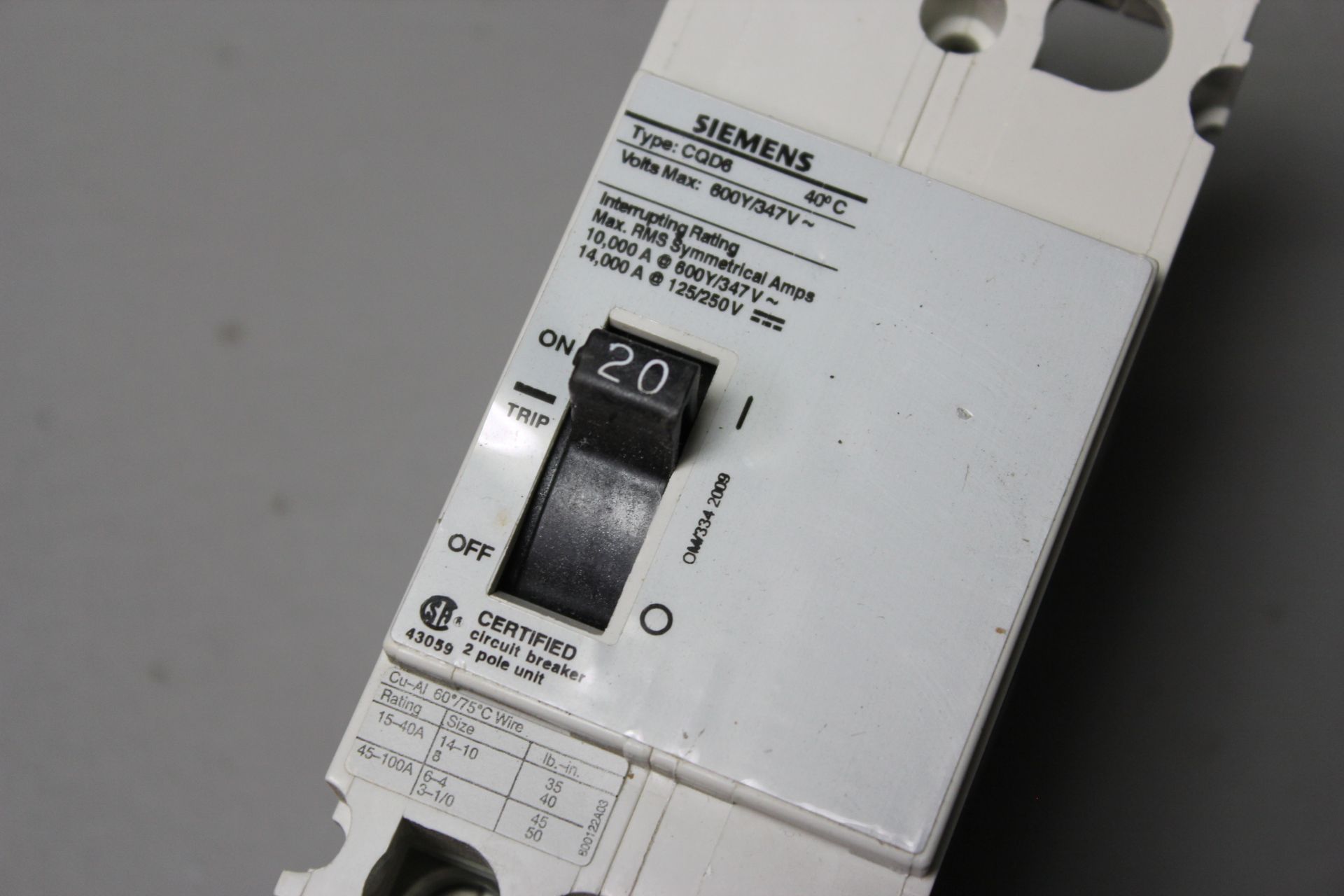 2 UNUSED SIEMENS 20A CIRCUIT BREAKERS - Image 4 of 4