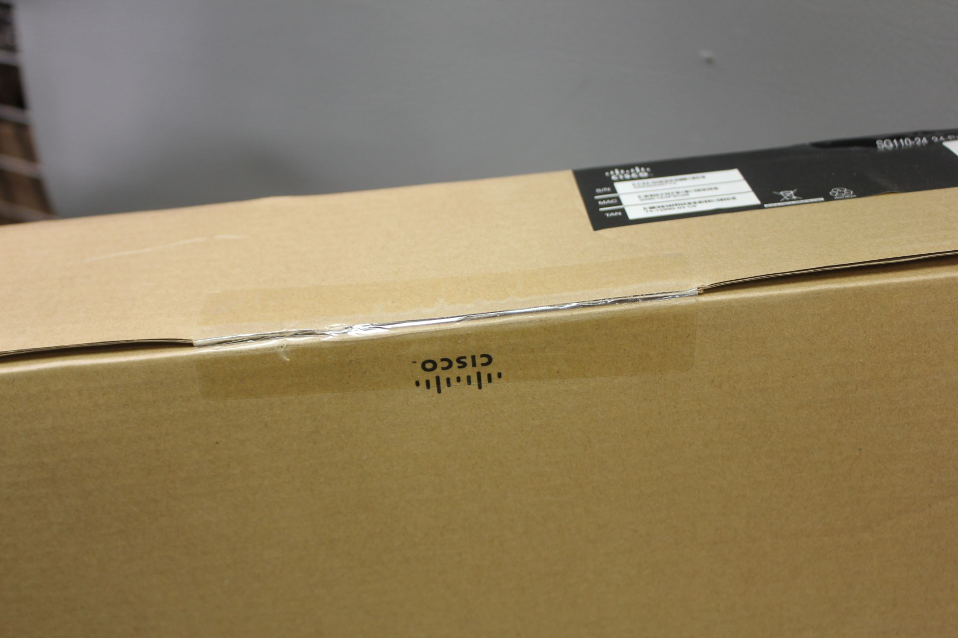 NEW CISCO 24-PORT GIGABIT SWITCH - Image 6 of 6