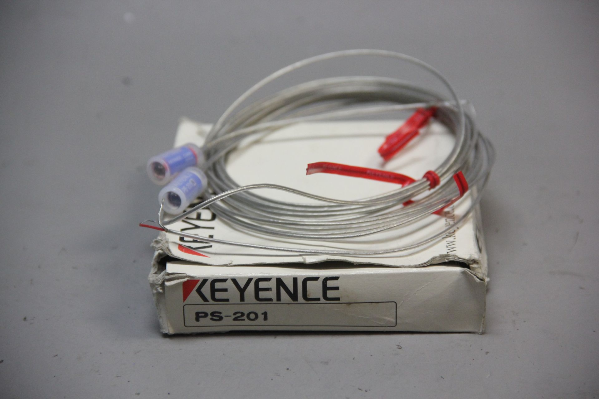 2 KEYENCE PHOTOELECTRIC SENSOR PS-201