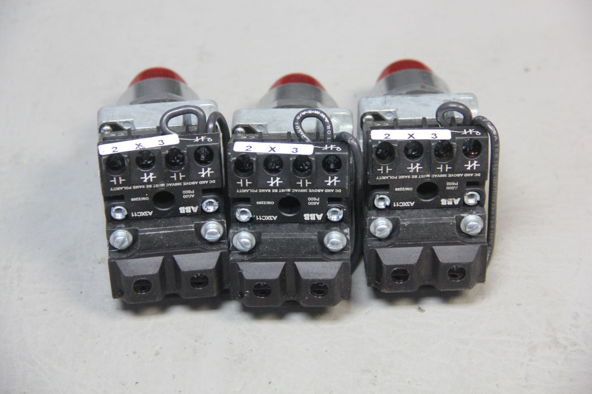 3 UNUSED ABB HEAVY DUTY ILLUMINATED PUSHBUTTON - Image 2 of 5