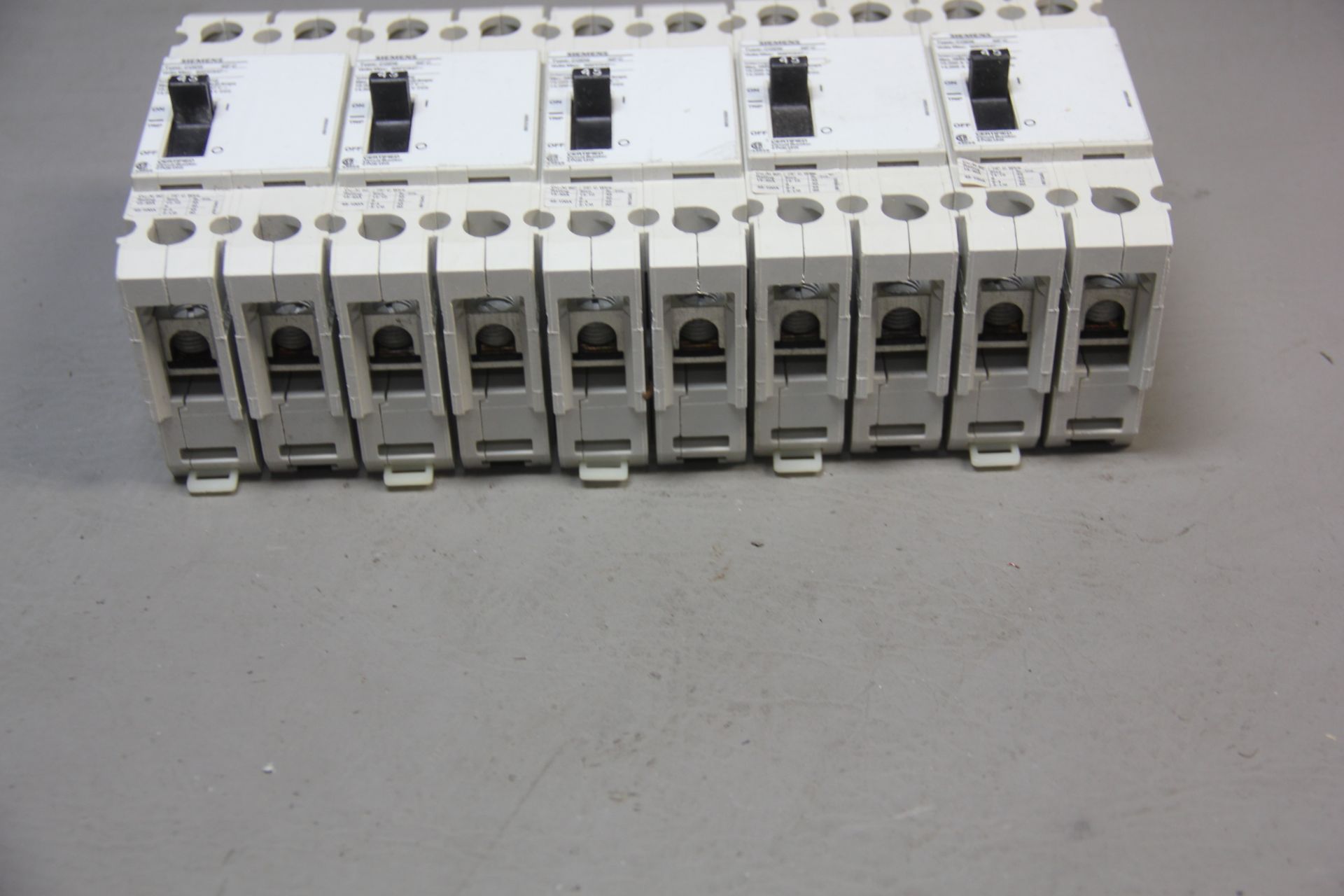 LOT OF 5 SIEMENS 45A CIRCUIT BREAKERS - Image 2 of 5