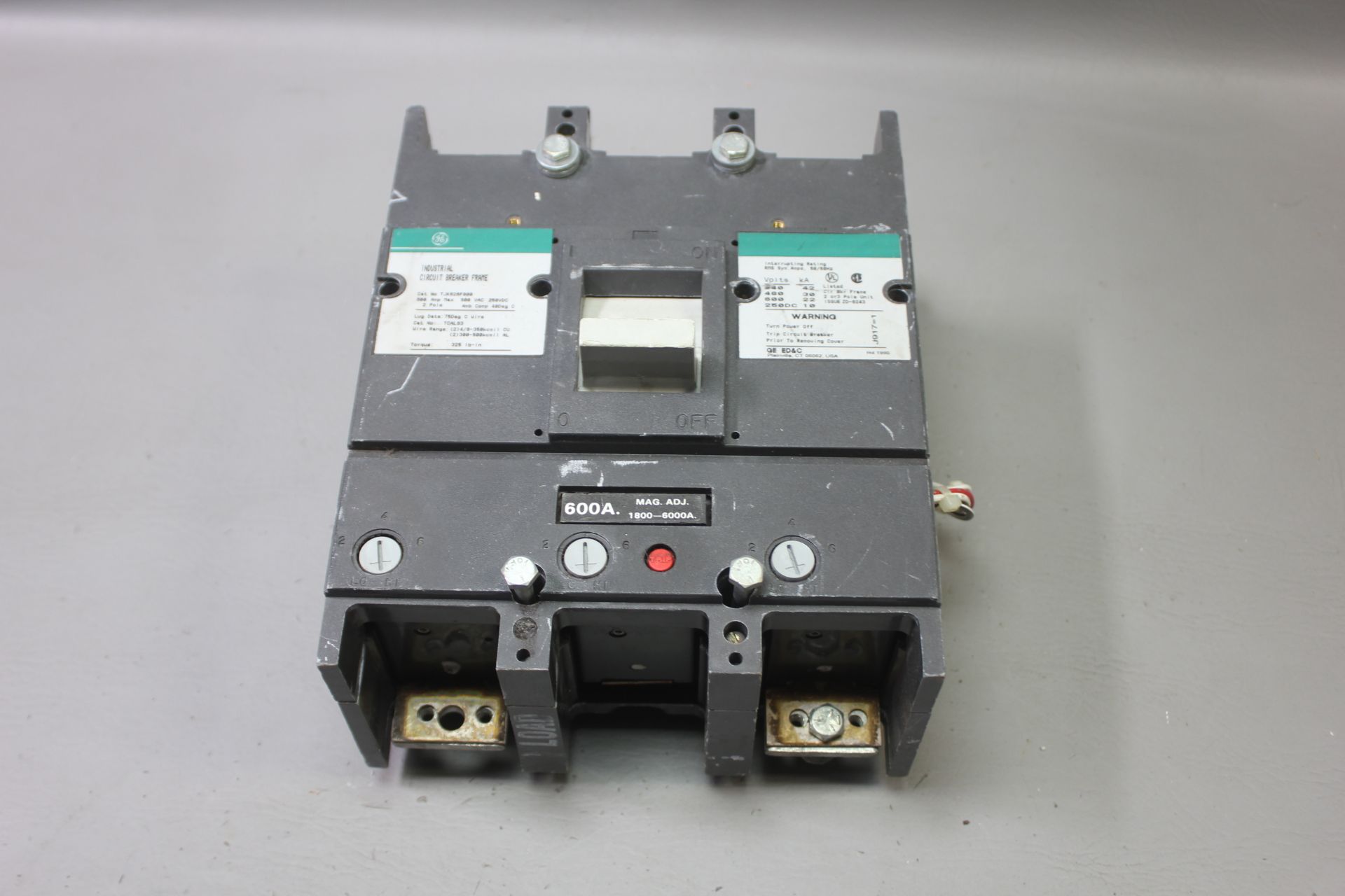 GE 600A INDUSTRIAL CIRCUIT BREAKER