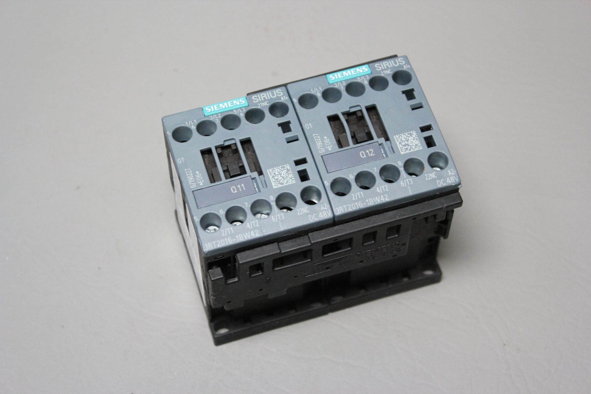 UNUSED SIEMENS REVERSING CONTACTOR