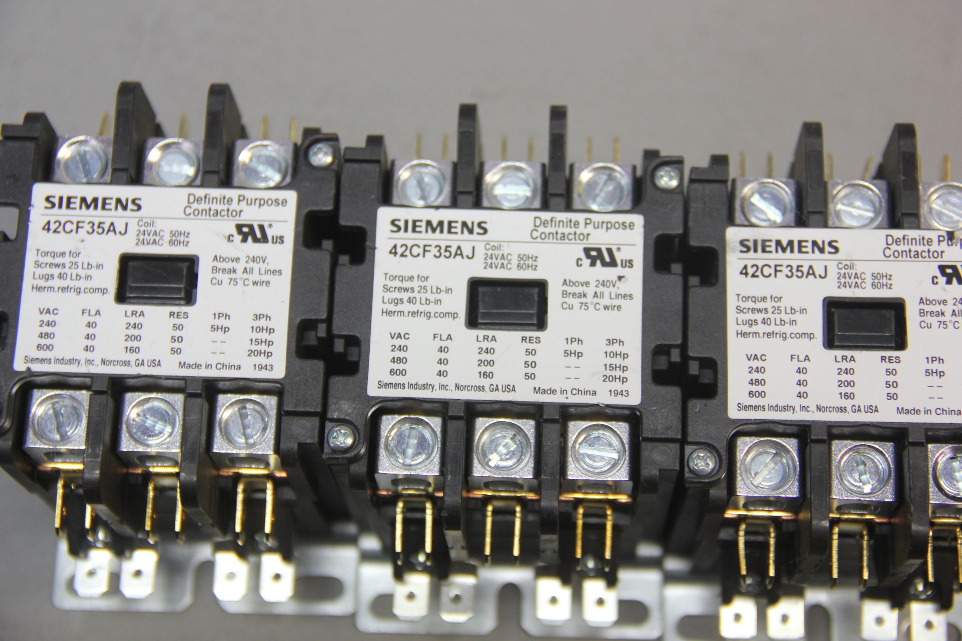 3 UNSUED SIEMENS DEFINITE PURPOSE CONTACTORS - Image 3 of 3