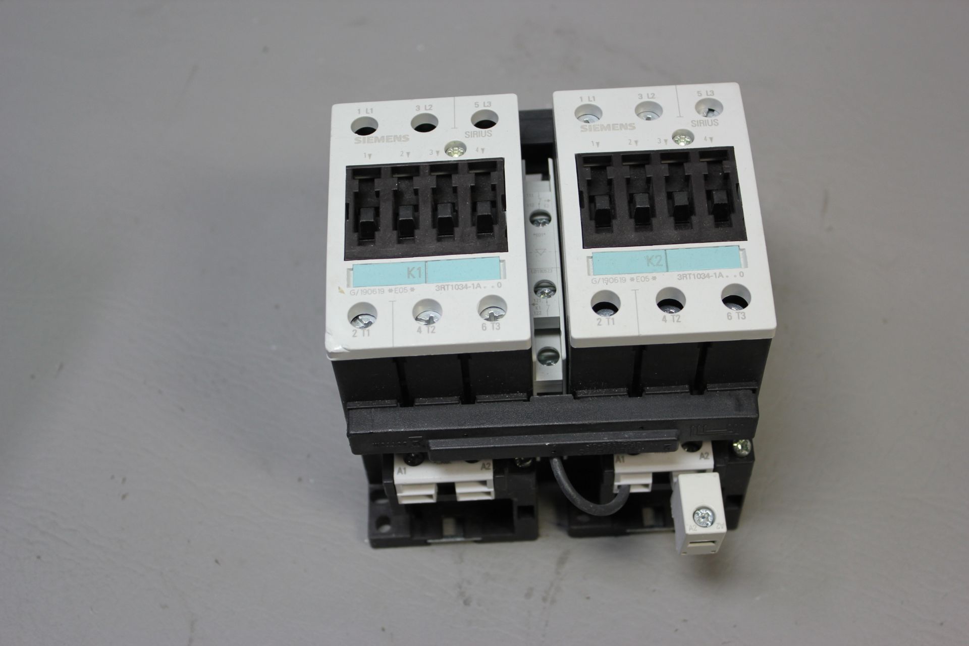 UNUSED SIEMENS REVERSING CONTACTOR